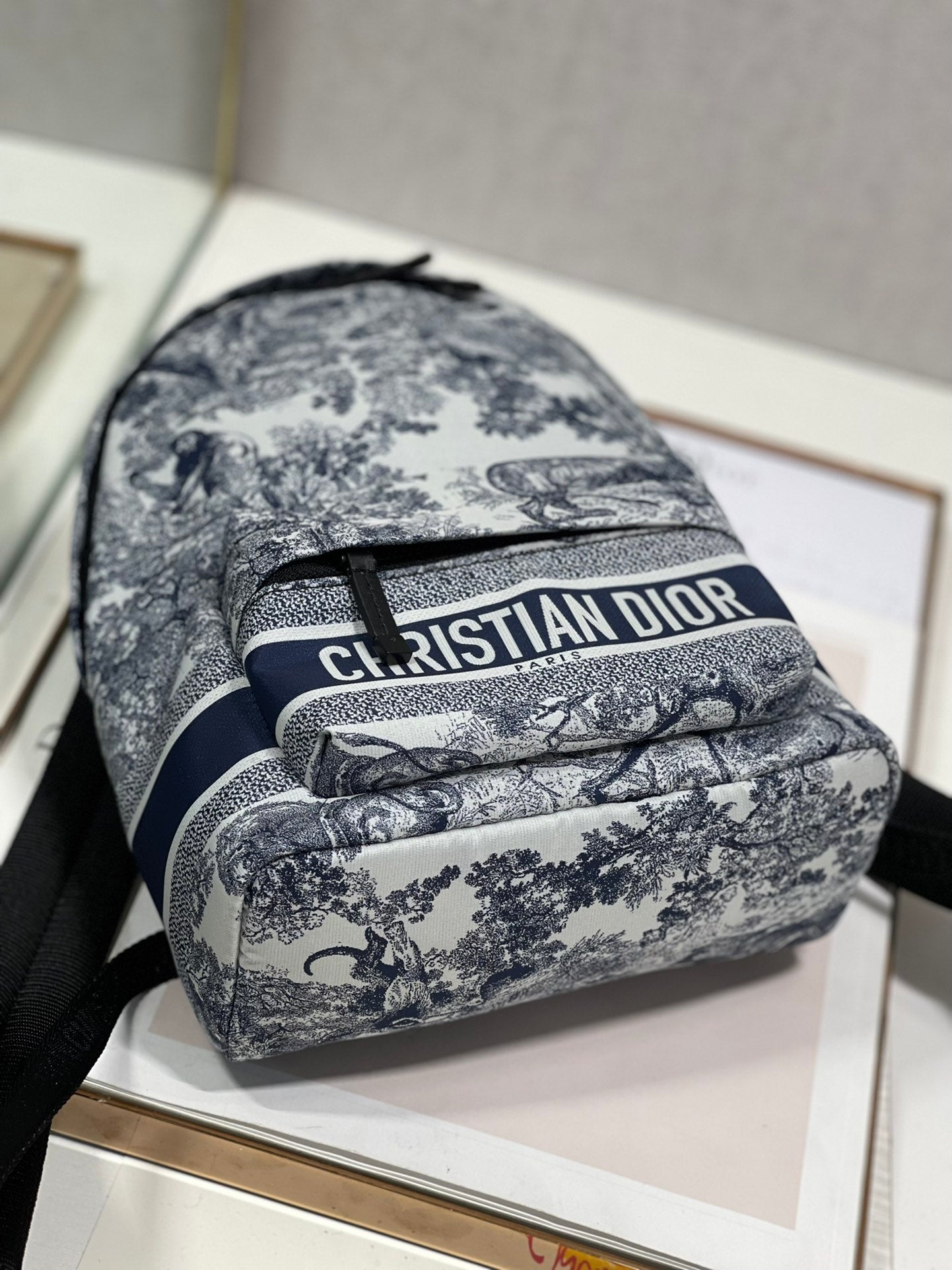 TRAVEL BACKPACK 20CM WHITE BLUE OBLIQUE JACQUARD - 30CM