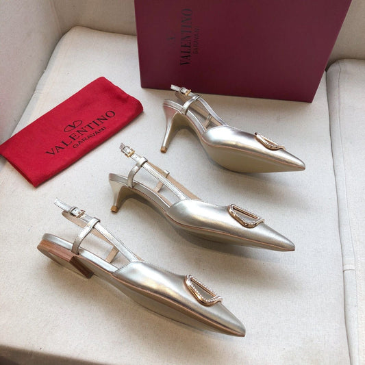 VLOGO SIGNATURE SILVER PATENT LEATHER SLINGBACK PUMP - 34 / 1 cm