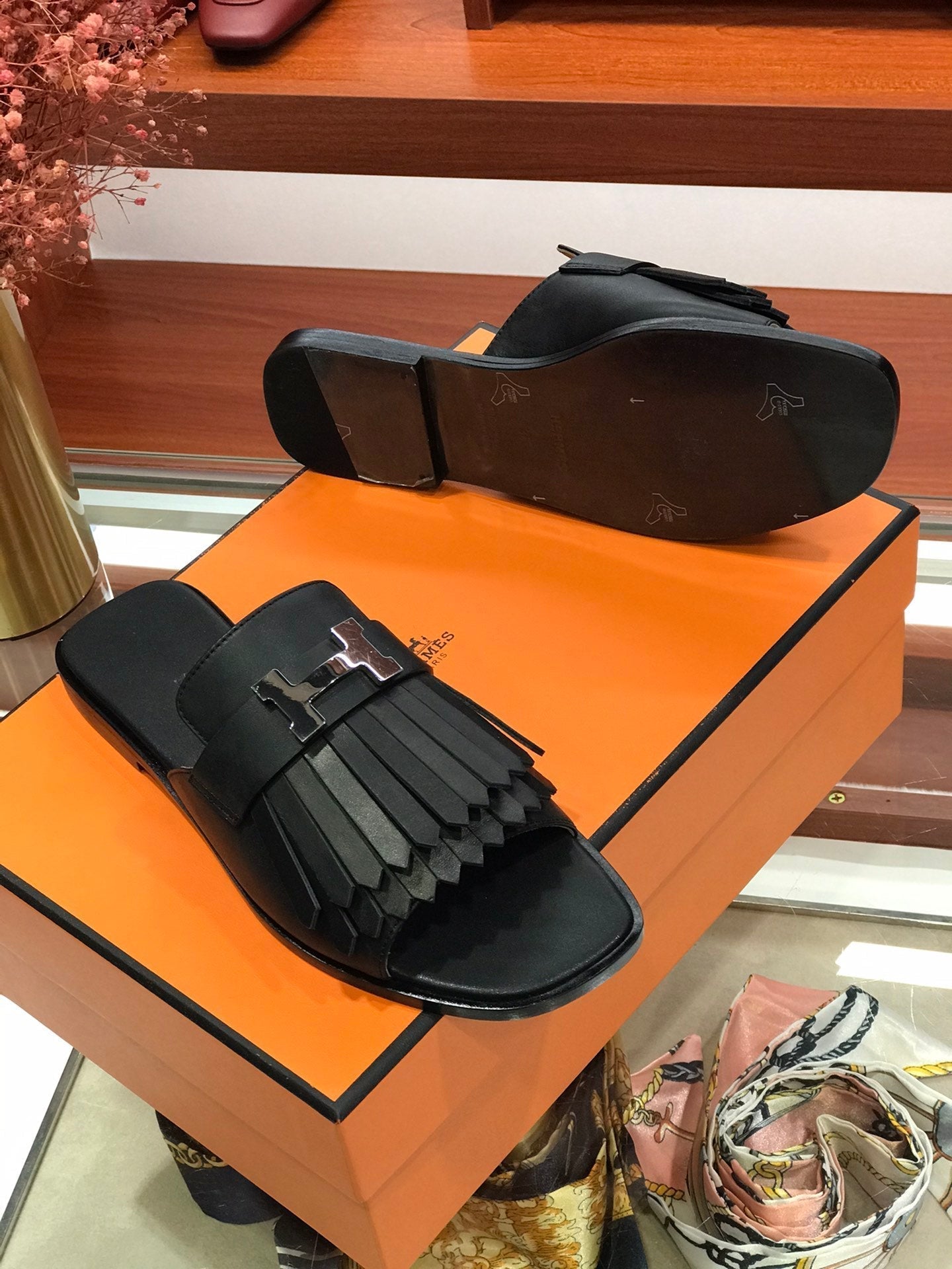 ROYAL SANDAL BLACK LAMBSKIN - 35