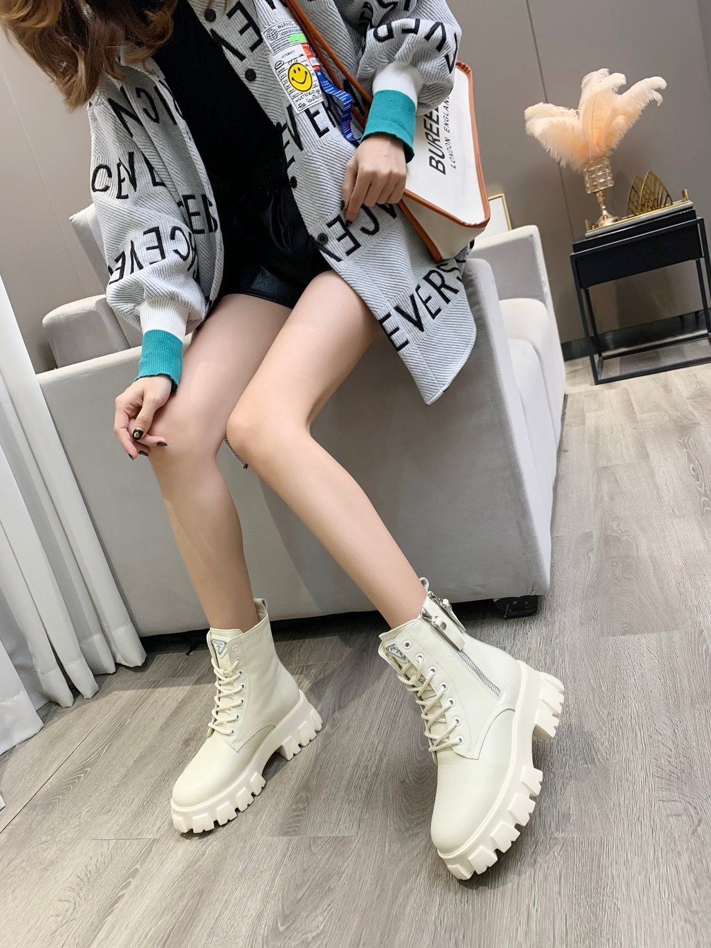 PRADA 25S SNOW BOOTS IN WHITE CALFSKIN - 35