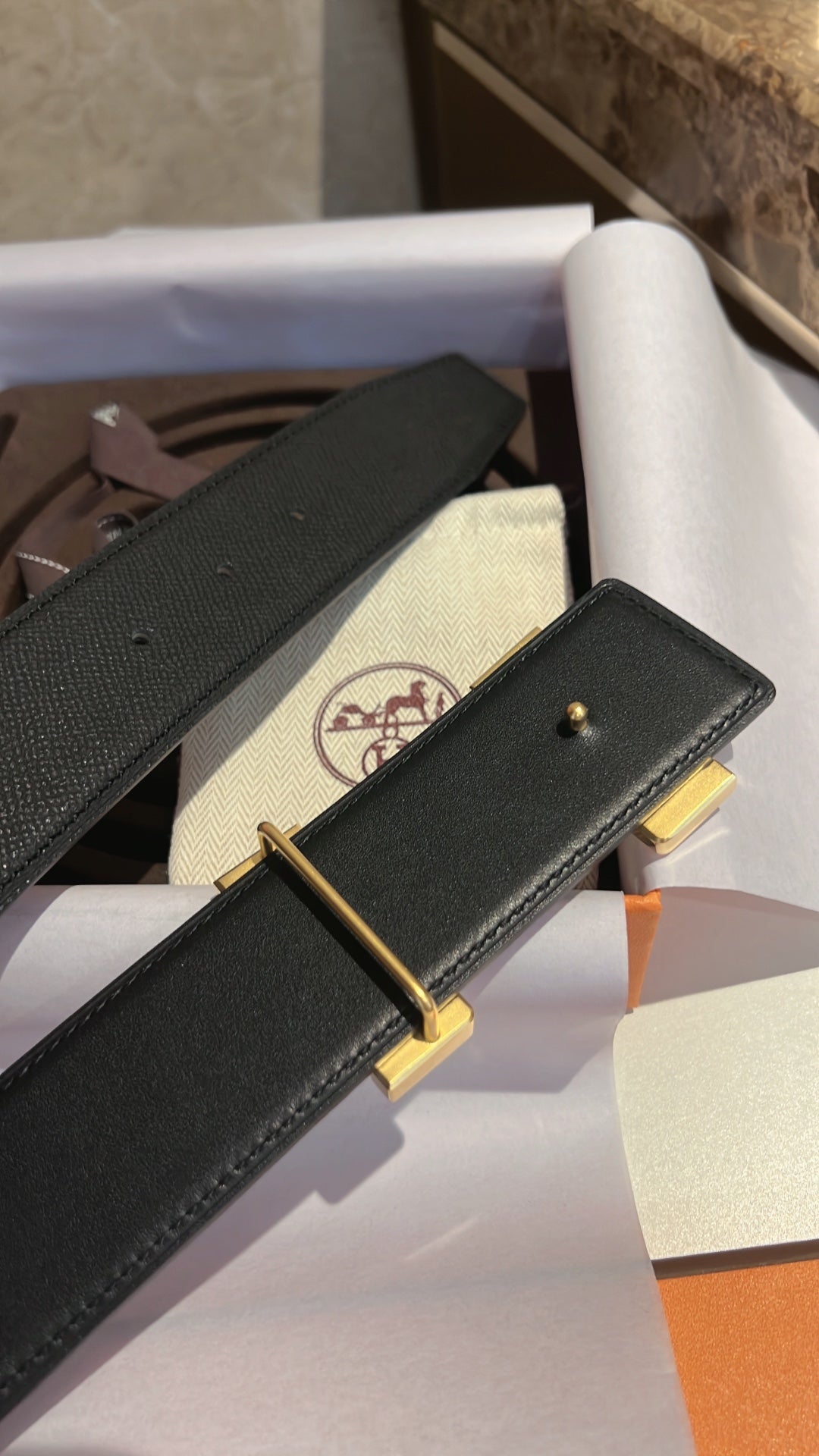 HM CONSTANCE BELT BUCKLE & REVERSIBLE BLACK LEATHER STRAP 42MM GOLD HARDWARE - 30