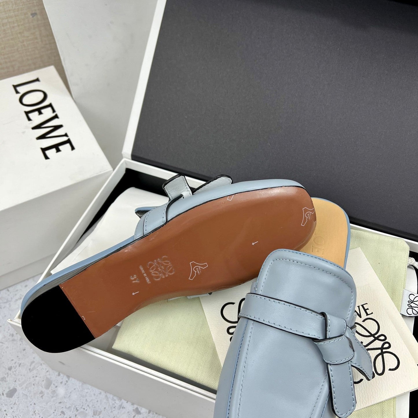 LW GATE BELTED MULE STONE CALFSKIN - 35