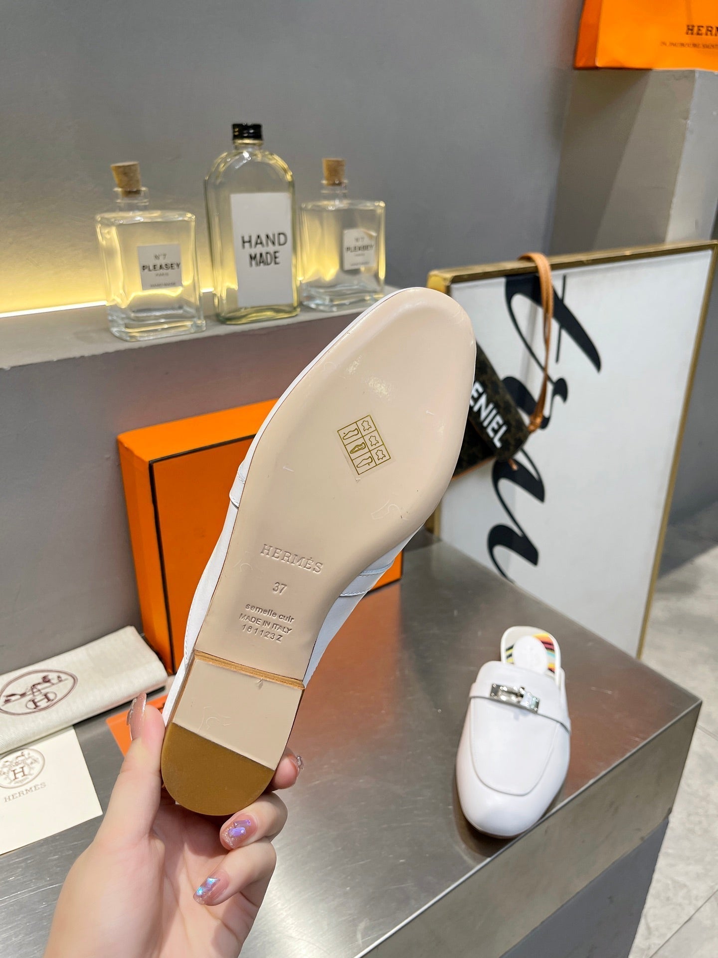 0Z MULE WHITE CALFSKIN WITH BLACK PATTERN - 35
