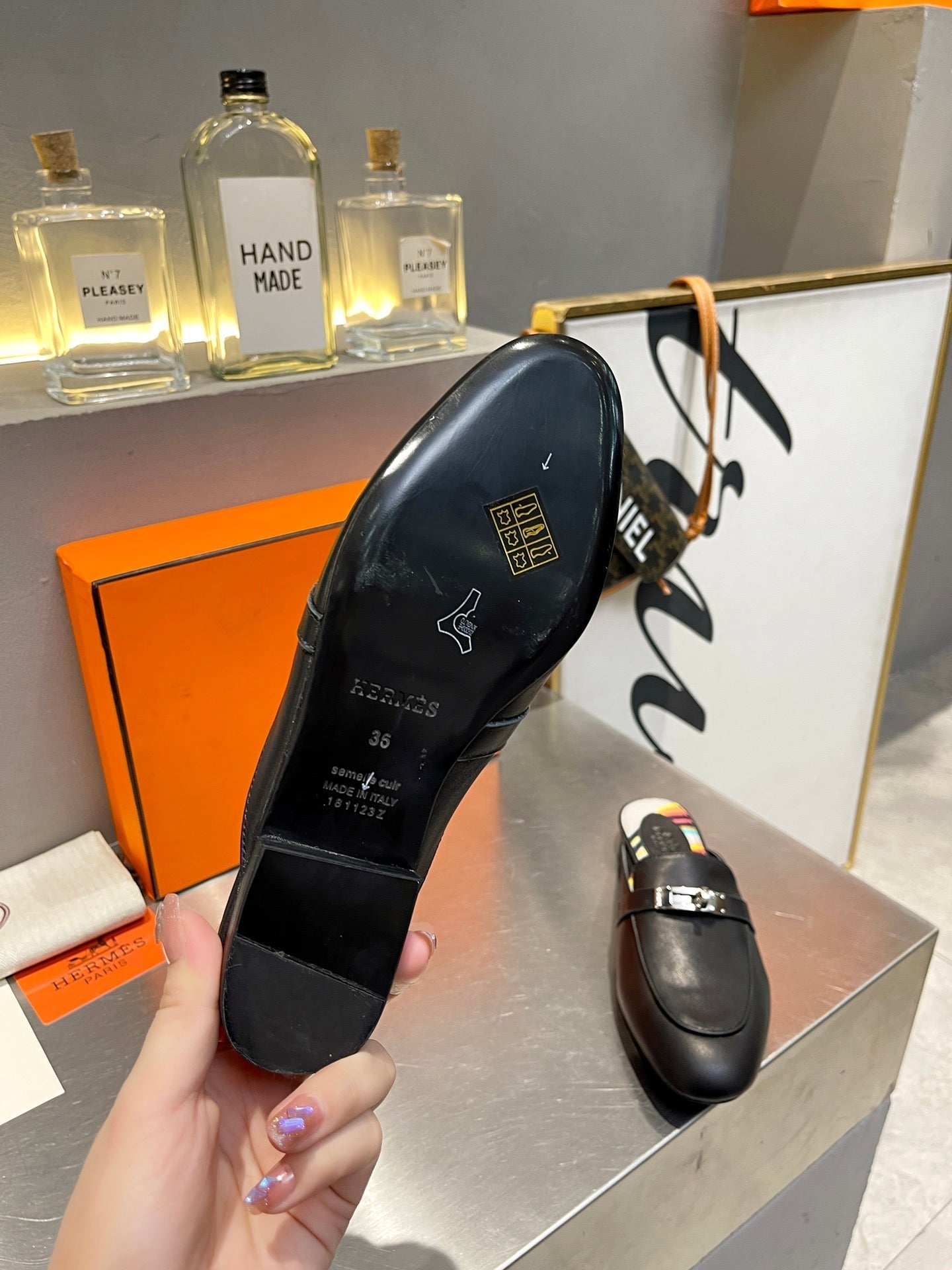 0Z MULE BLACK CALFSKIN WITH PATTERN - 35