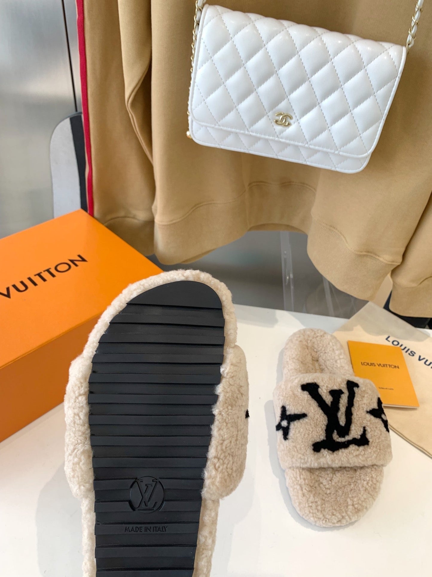 LV WOMEN'S PASEO FLAT SLIPPER IN TAN BROWN FLEECE WITH BLACK LOGO - 35