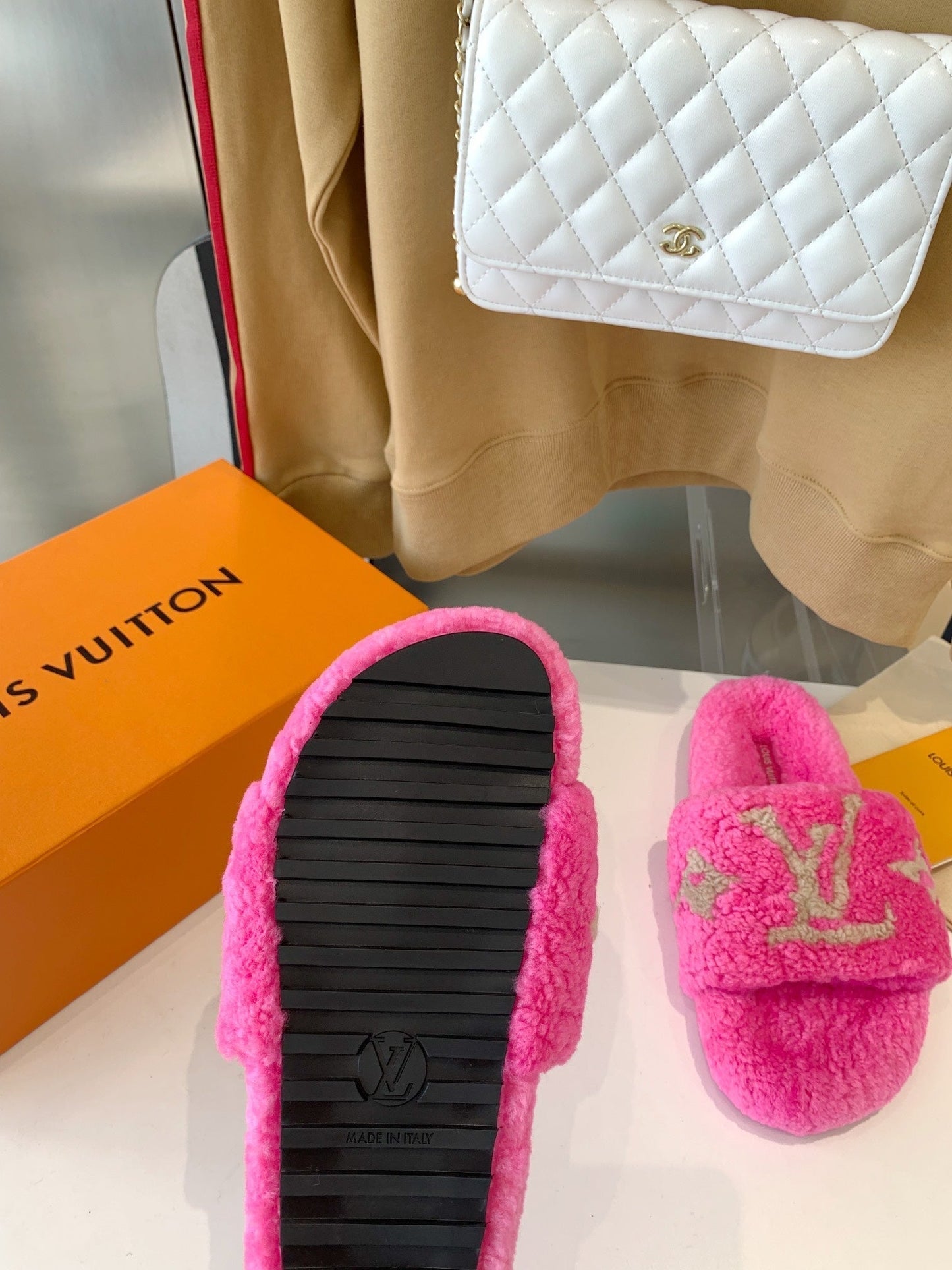 LV WOMEN'S PASEO FLAT SLIPPER IN BRIGHT PINK FLEECE WITH TAN BROWN LOGO - 35