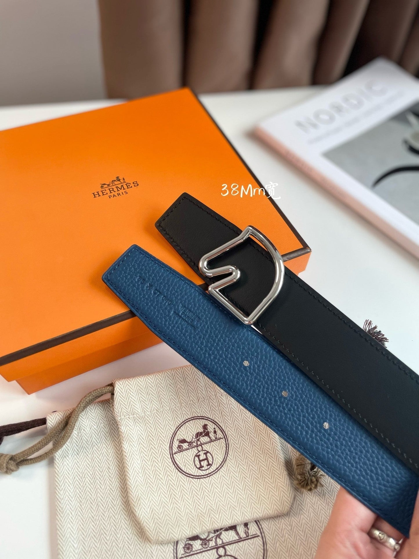 BOUCLE BELT BUCKLE & REVERSIBLE NAVY BLUE AND BLACK AND WHITE LEATHER STRAP 38MM SILVER HARDWARE - 30