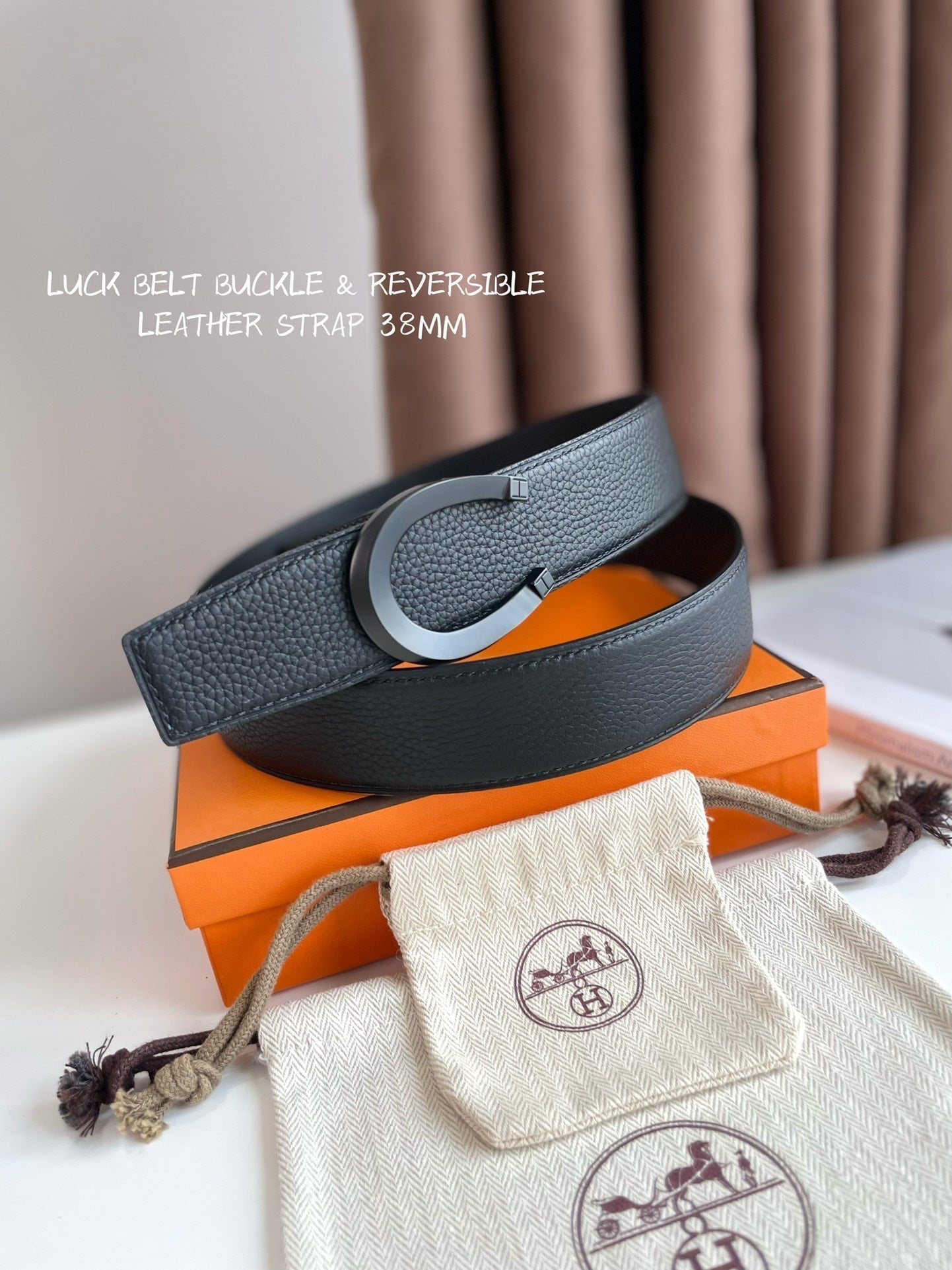 HM LUCK BELT BUCKLE & REVERSIBLE BLACK LEATHER STRAP 38MM - 30