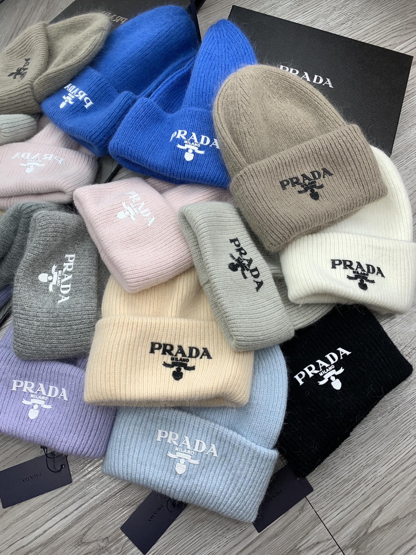 BEANIE HAT IN PASTEL PURPLE WOOL 108749