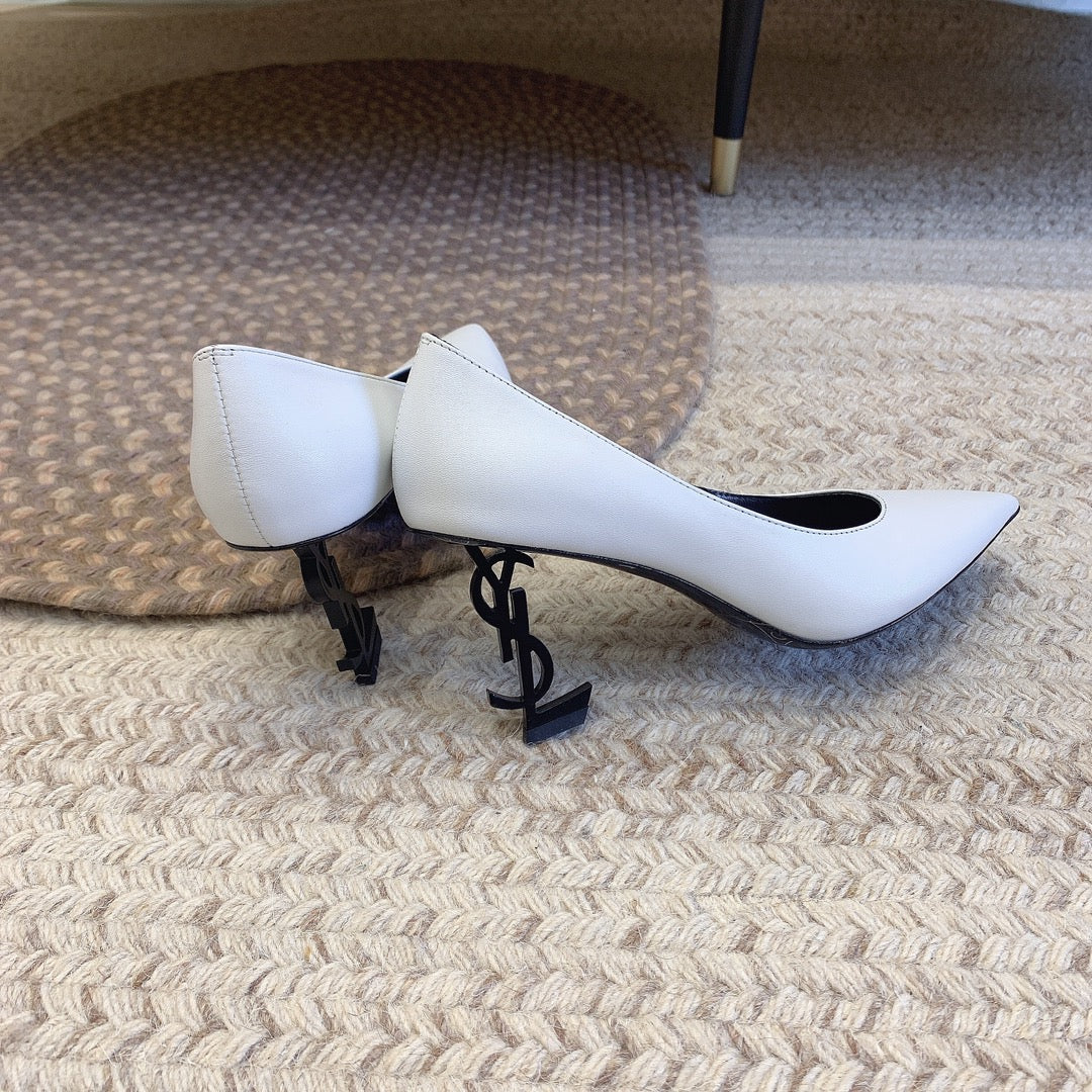 OPYUM BLACK HEEL PUMPS IN WHITE SMOOTH LAMBSKIN - 34