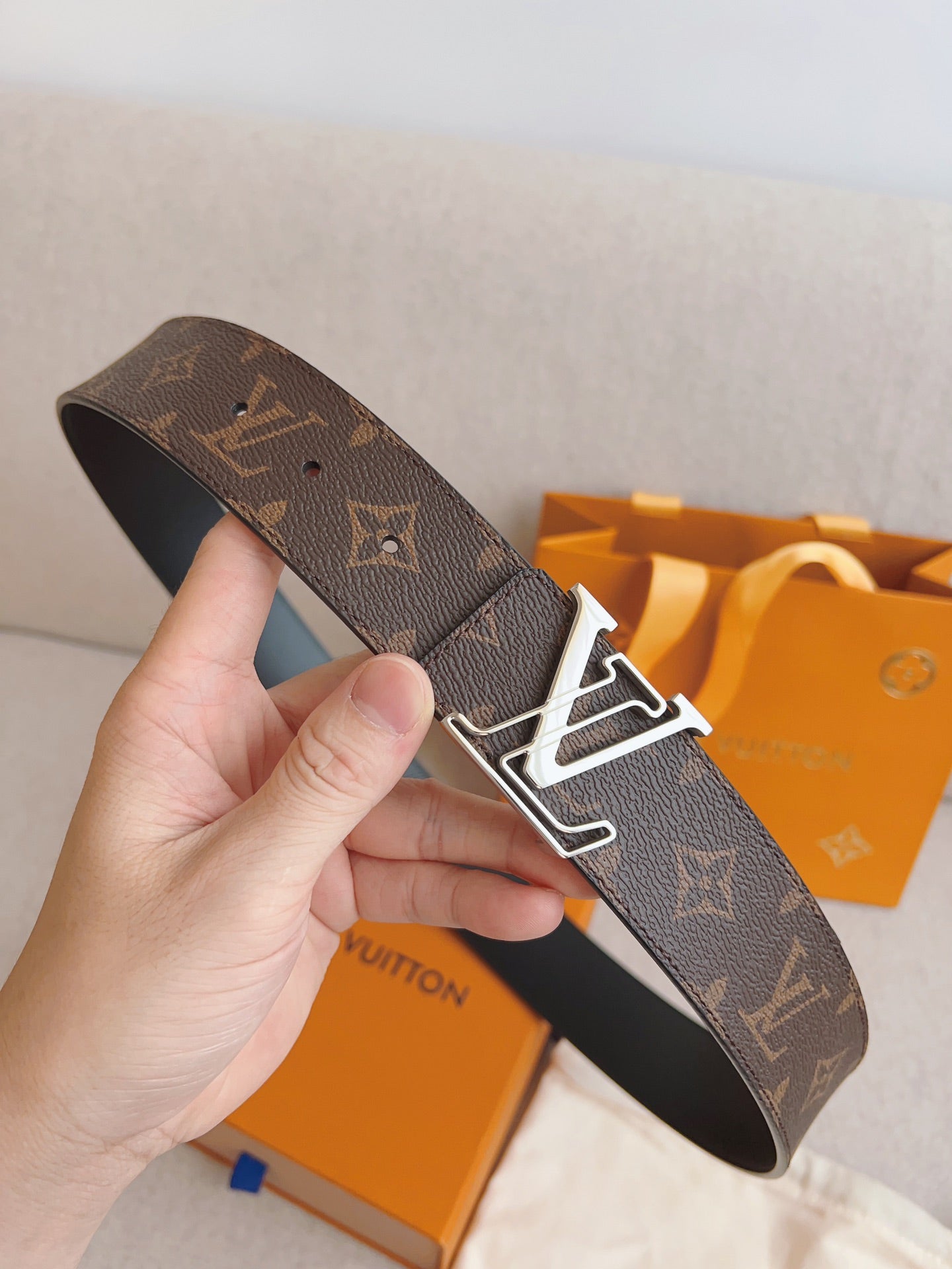 LV 25S BELT 40 MM IN BROWN CALFSKIN 593209 - 26-28