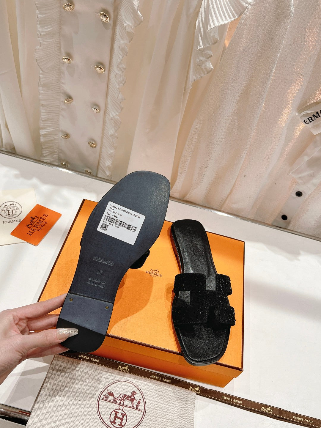 0RAN SANDAL BLACK LAMBSKIN ATTACH CRYSTALS-BLACK - 34