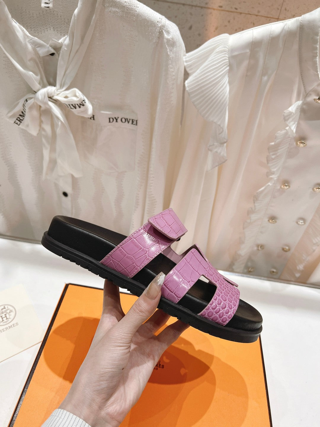 CHYPRE SANDAL BLACK AND LAVENDER LAMBSKIN - 34