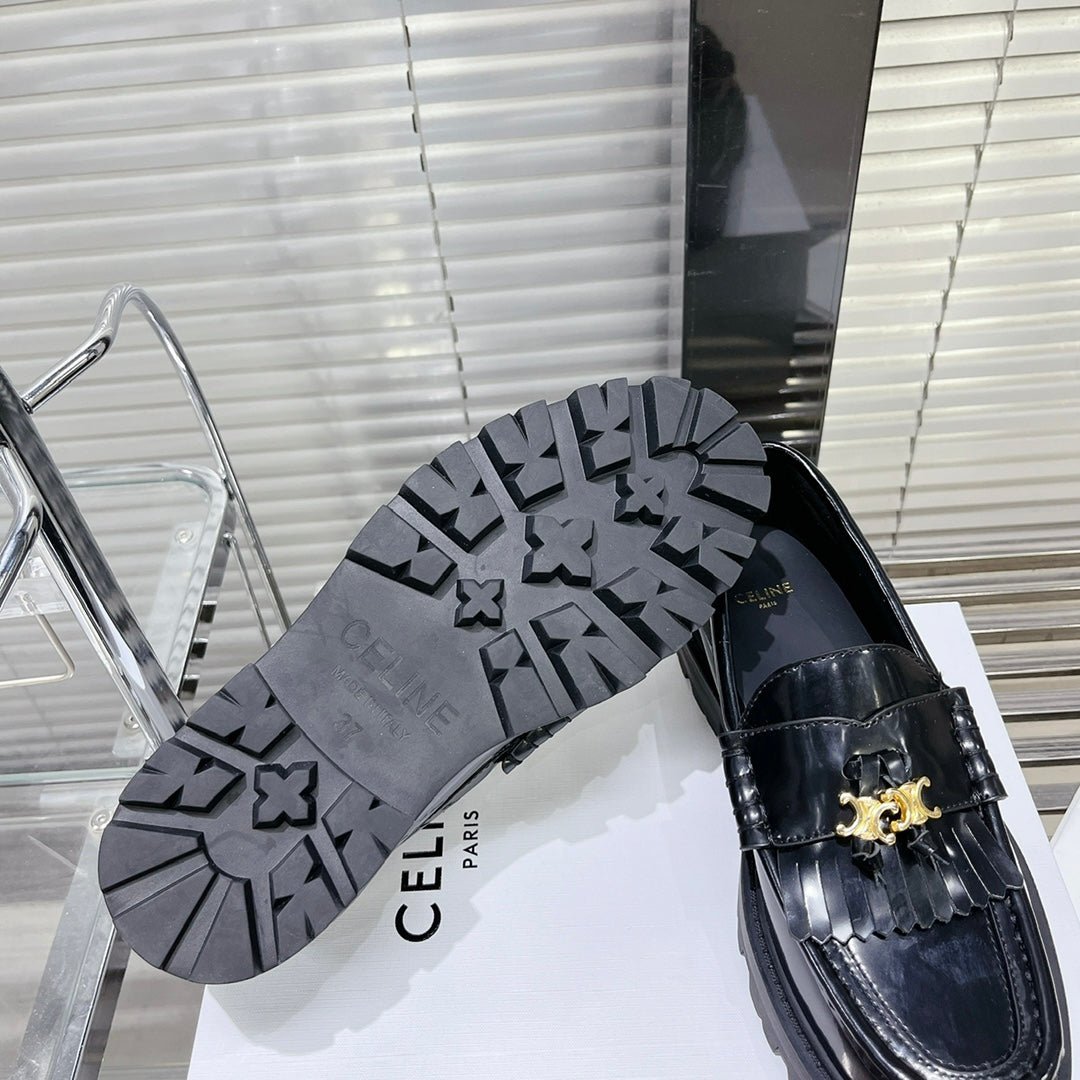 MARGARET CHUNKY LOAFER WITH FRINGES AND TRIOMPHE CHAIN IN POLISHED BULL GLOSSY BLACK - 35