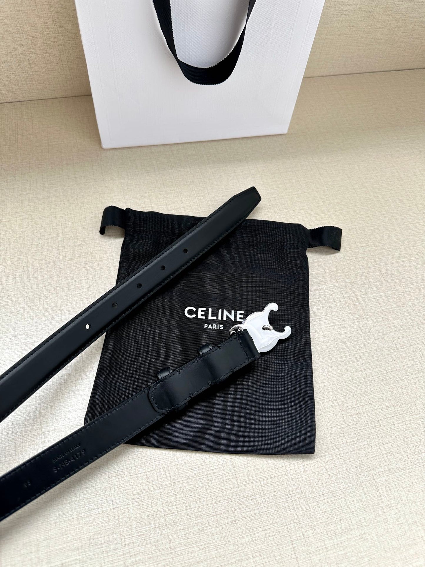 Medium Triomphe Belt 25mm Black Calfskin Shw - 30