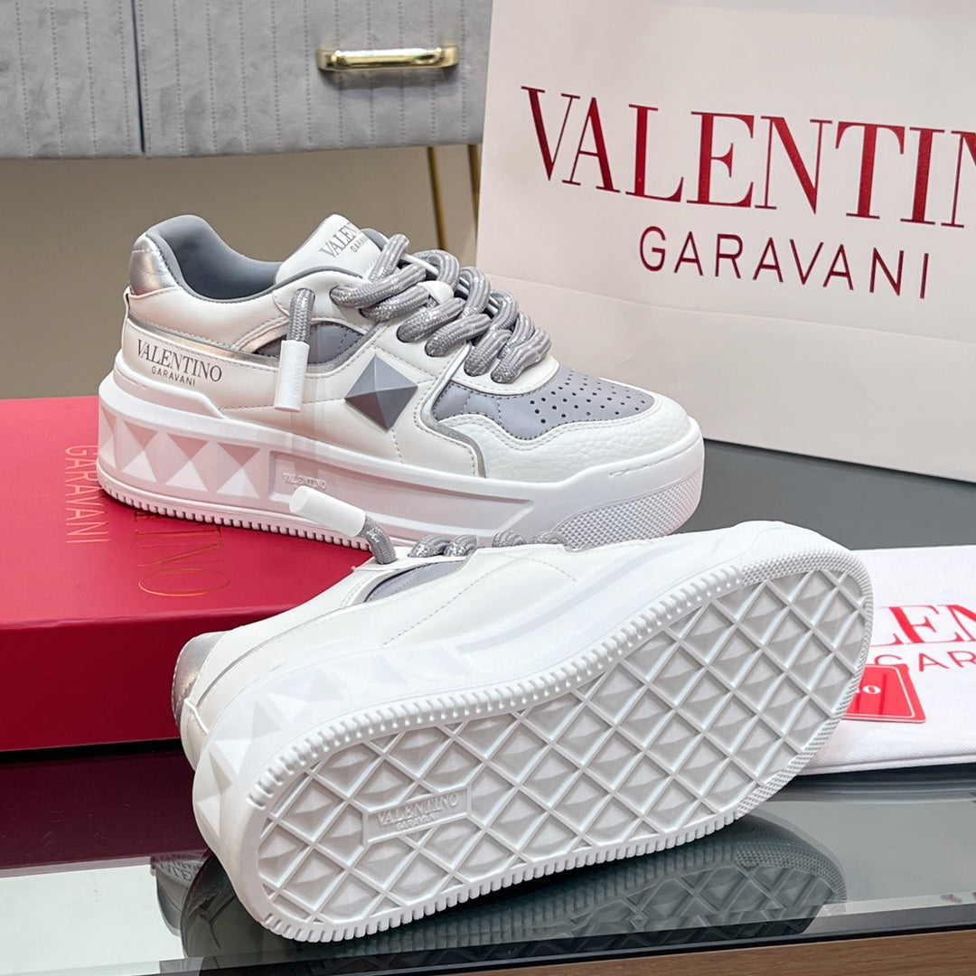 VALENTINO 25S GARAVANI ONE STUD XL PLATFORM SNEAKERS IN WHITE MIX GREY LAMBSKIN STYLE 3 - 35