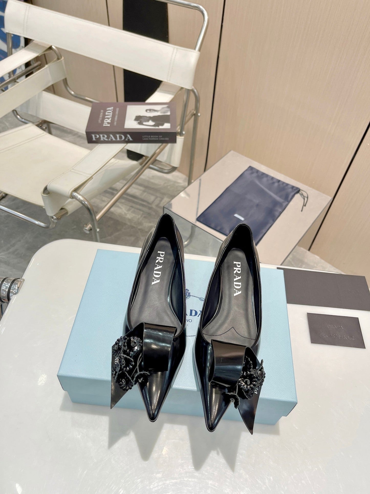 BALLET FLATS POINTED TOE IN BLACK SHINY CALFSKIN ATTACHED FLOWERS - 34