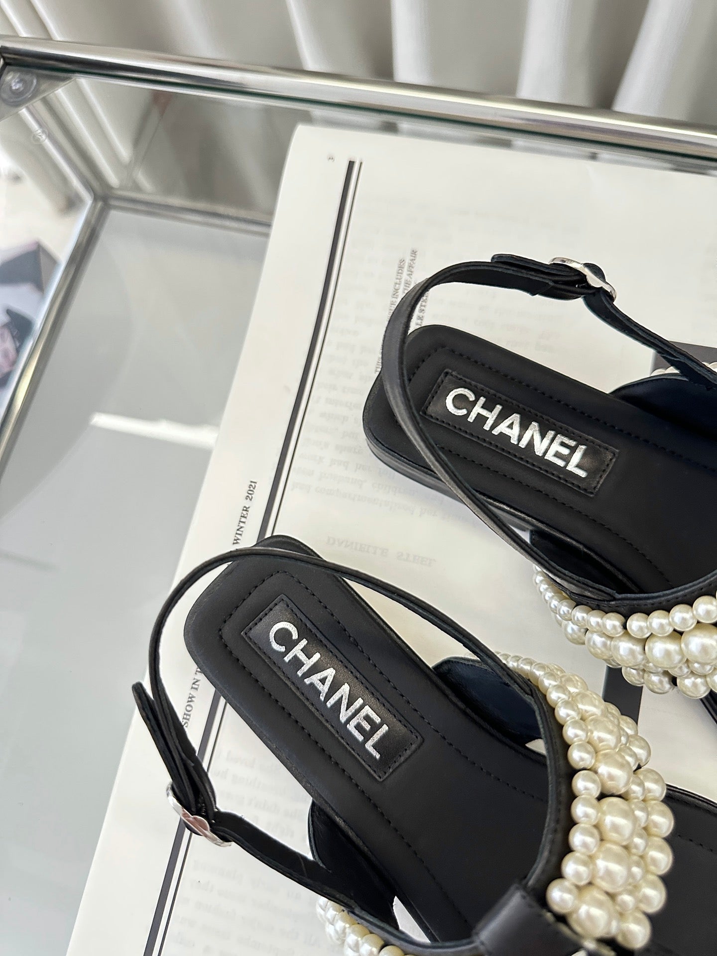 CLASSIC THONG SANDALS PEARL CHAIN IN BLACK LAMBSKIN - 35