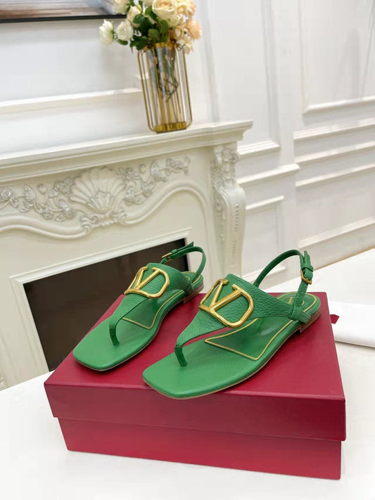 THONG SANDALS IN EMERALD GREEN CALFSKIN WITH GOLD LOGO - 34