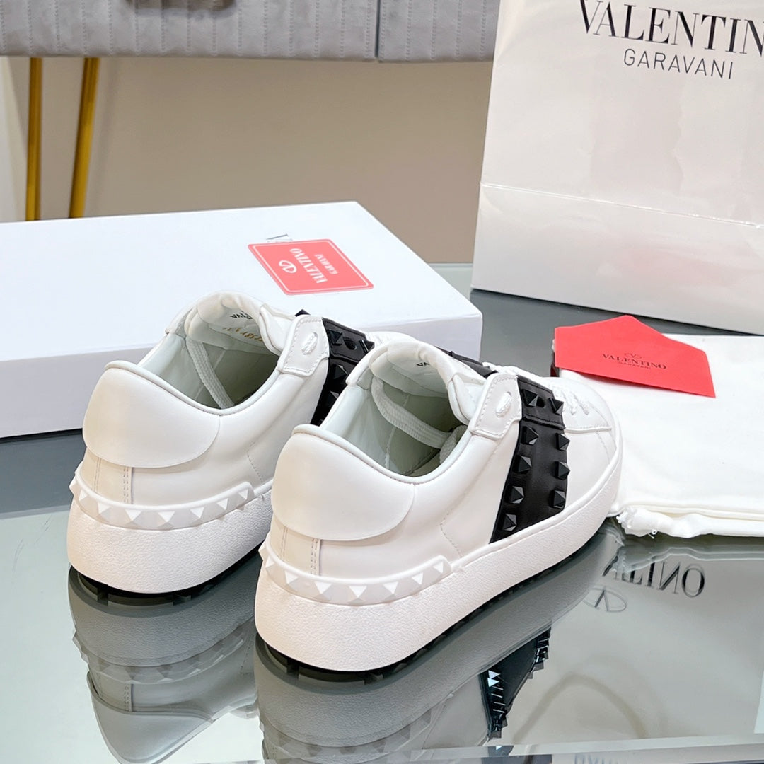 VALENTINO 25S GARAVANI ROCKSTUD UNTITLED STUDDED SNEAKERS IN WHITE MIX BLACK LAMBSKIN - 35