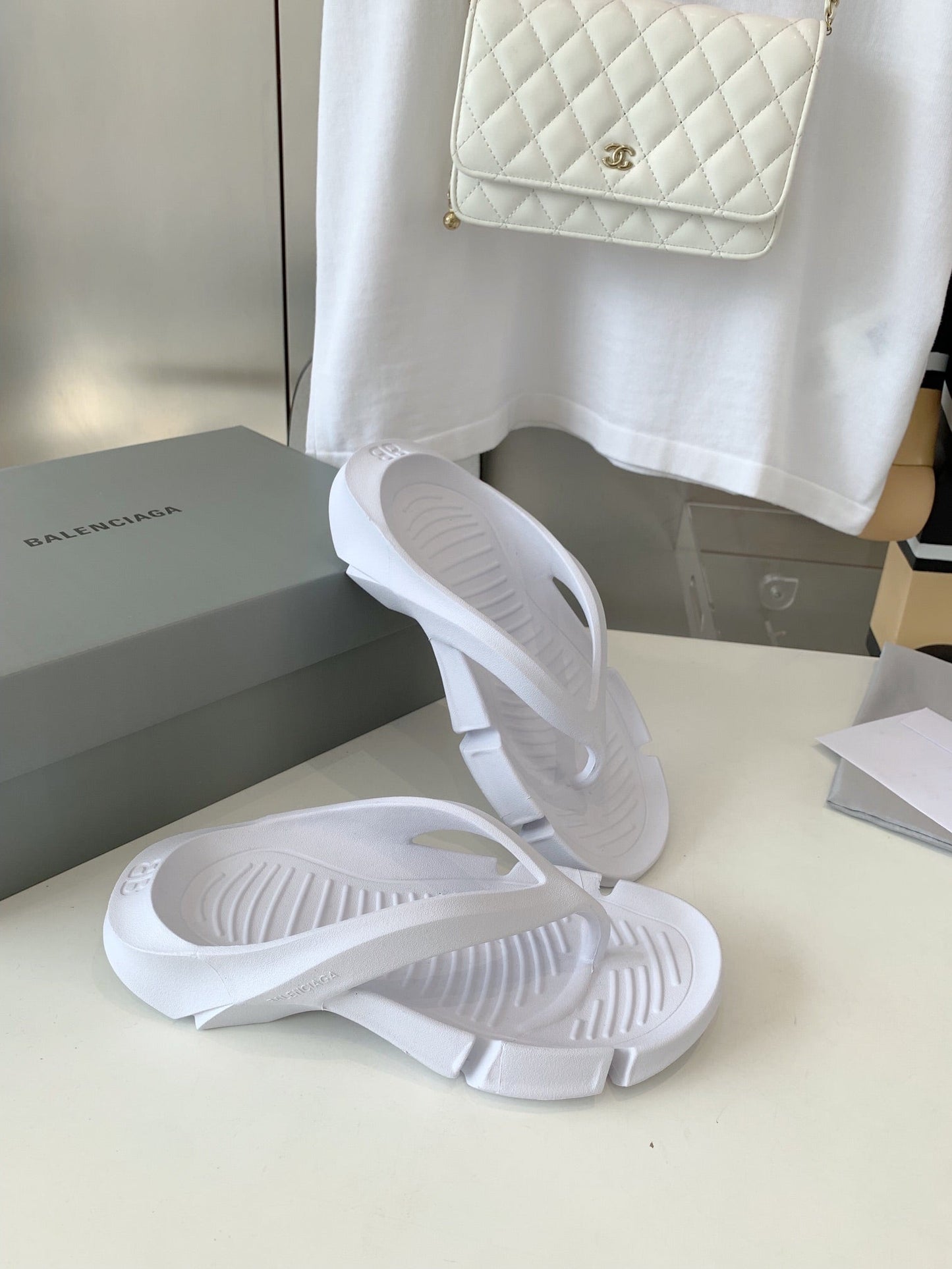 THONG SANDALS IN WHITE RUBBER - 35