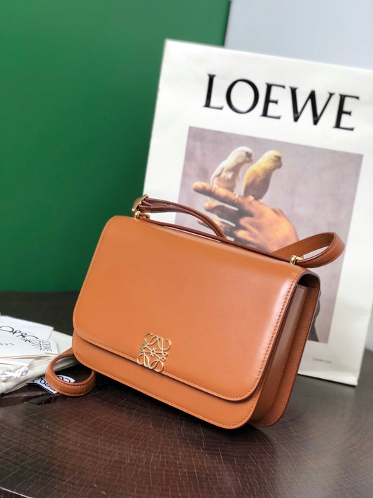 LOEWE GOYA BAG 23 З ТЕЛЯЧОЇ ШКІРИ ШОВКОВИСТОЇ ТЕПЛОГО ПІЩАНОГО ВІДТІНКУ