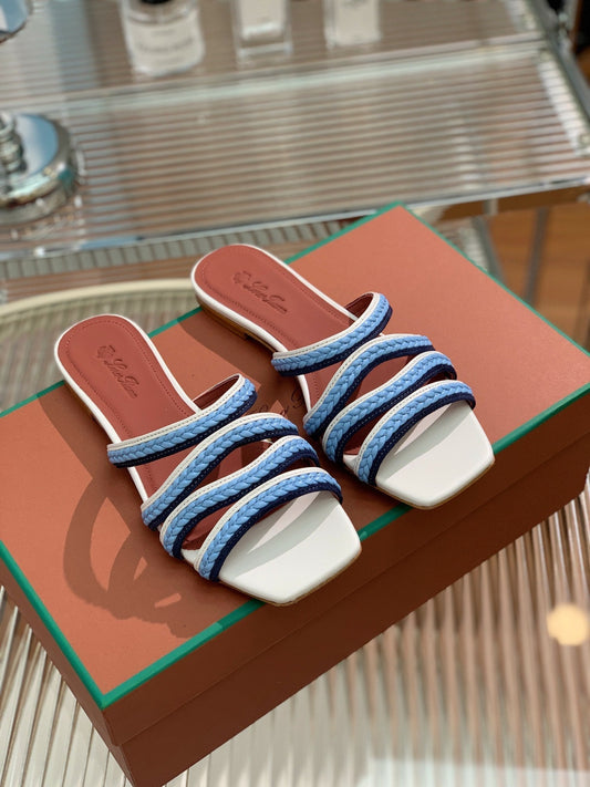 LP SPRIGHTLY CHARMS FLAT SANDAL SKY CALFSKIN - 35