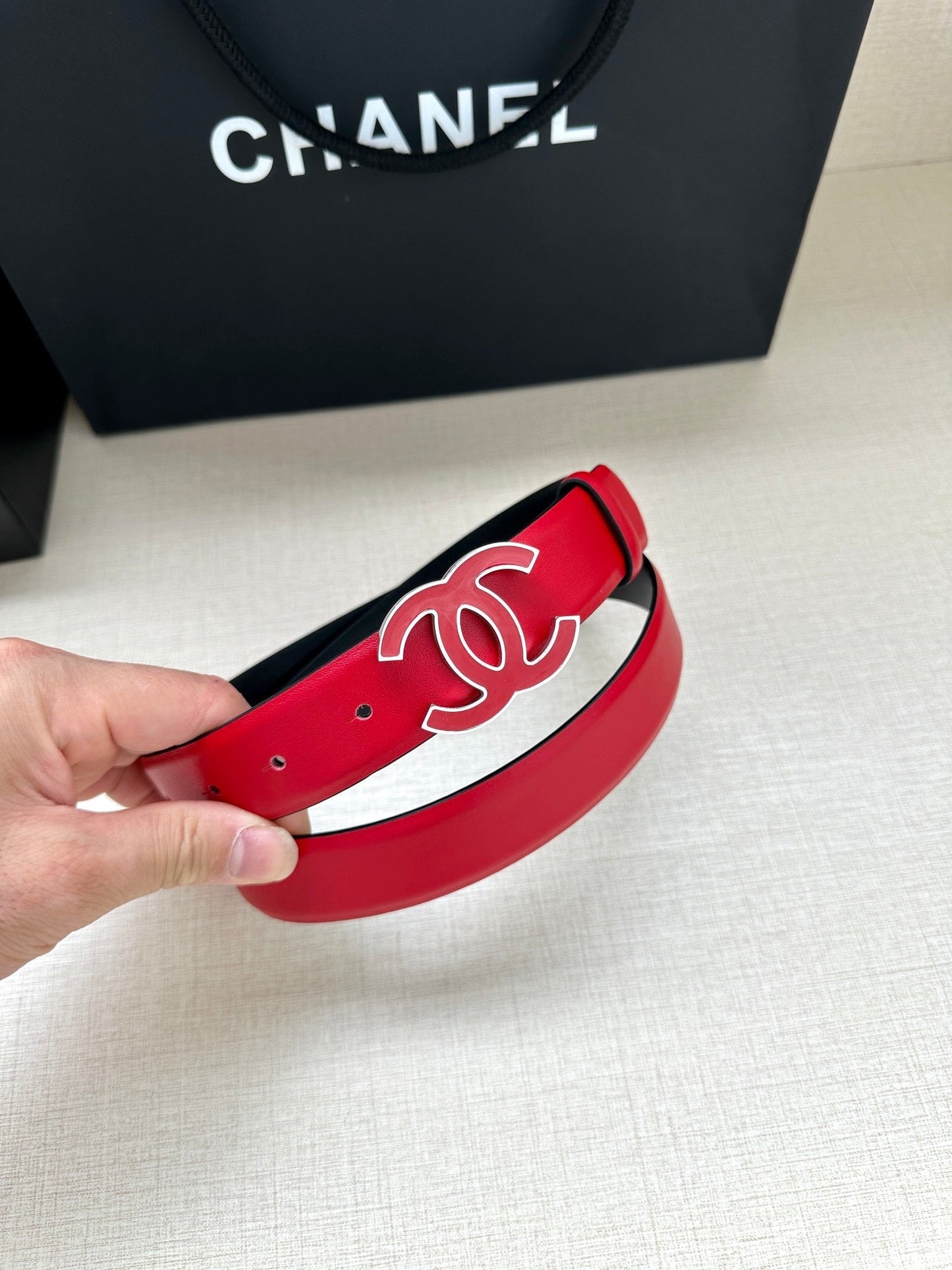 CC 30MM BELT IN CHERRY RED SMOOTH CALFSKIN METAL HARDWARE - 30