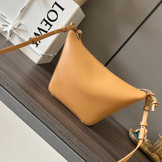 СУМКА LOE LUNA HOBO 28 З ТЕЛЯЧОЇ ШКІРИ ПАСТЕЛЬНОГО ПОМАРАНЧЕВОГО КОЛЬОРУ