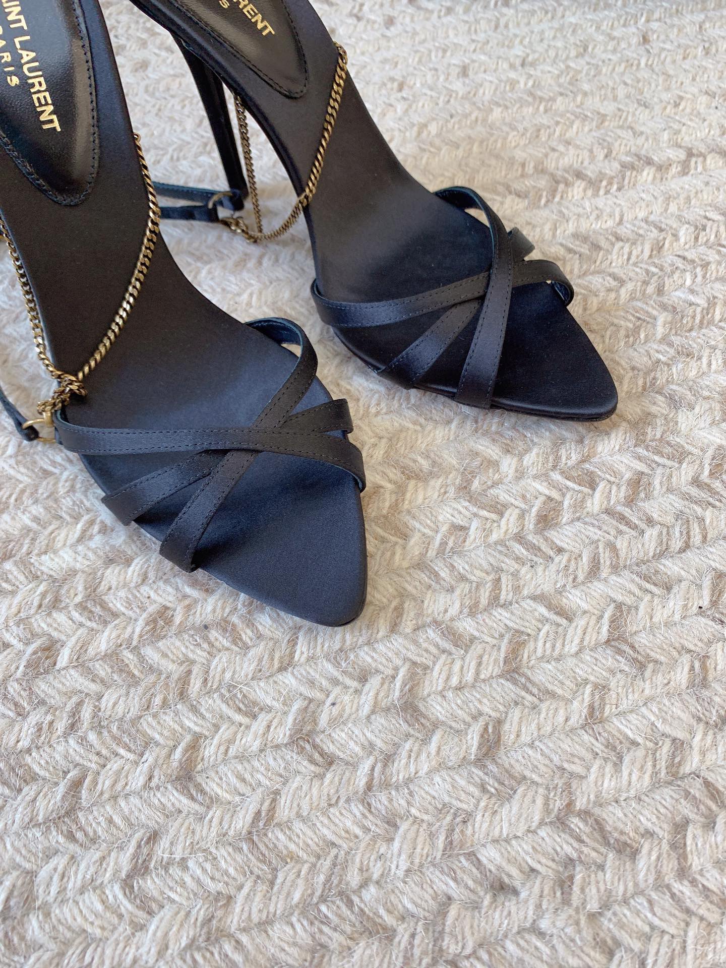 CROSS STRAP HIGH HEEL IN BLACK SILK GOLD CHAIN - 34