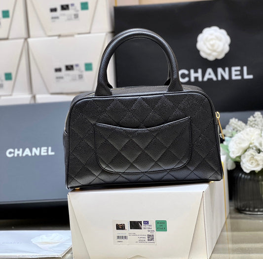СУМКА-БОУЛЕР CHANEL QUILTED CAVIAR 27 З ЧОРНОЇ ТЕЛЯЧОЇ ШКІРИ, 25S