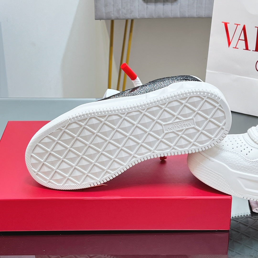 VALENTINO 25S GARAVANI ONE STUD XL PLATFORM SNEAKERS IN WHITE MIX METALLIC LAMBSKIN - 35