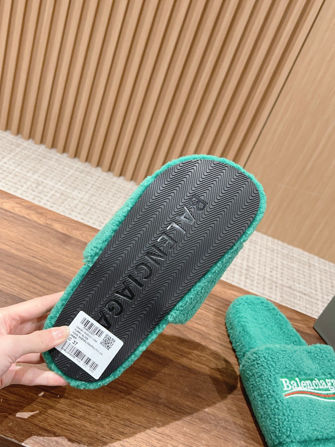 FURRY SLIDES IN TURQUOISE CURLY SHEARLING - 35