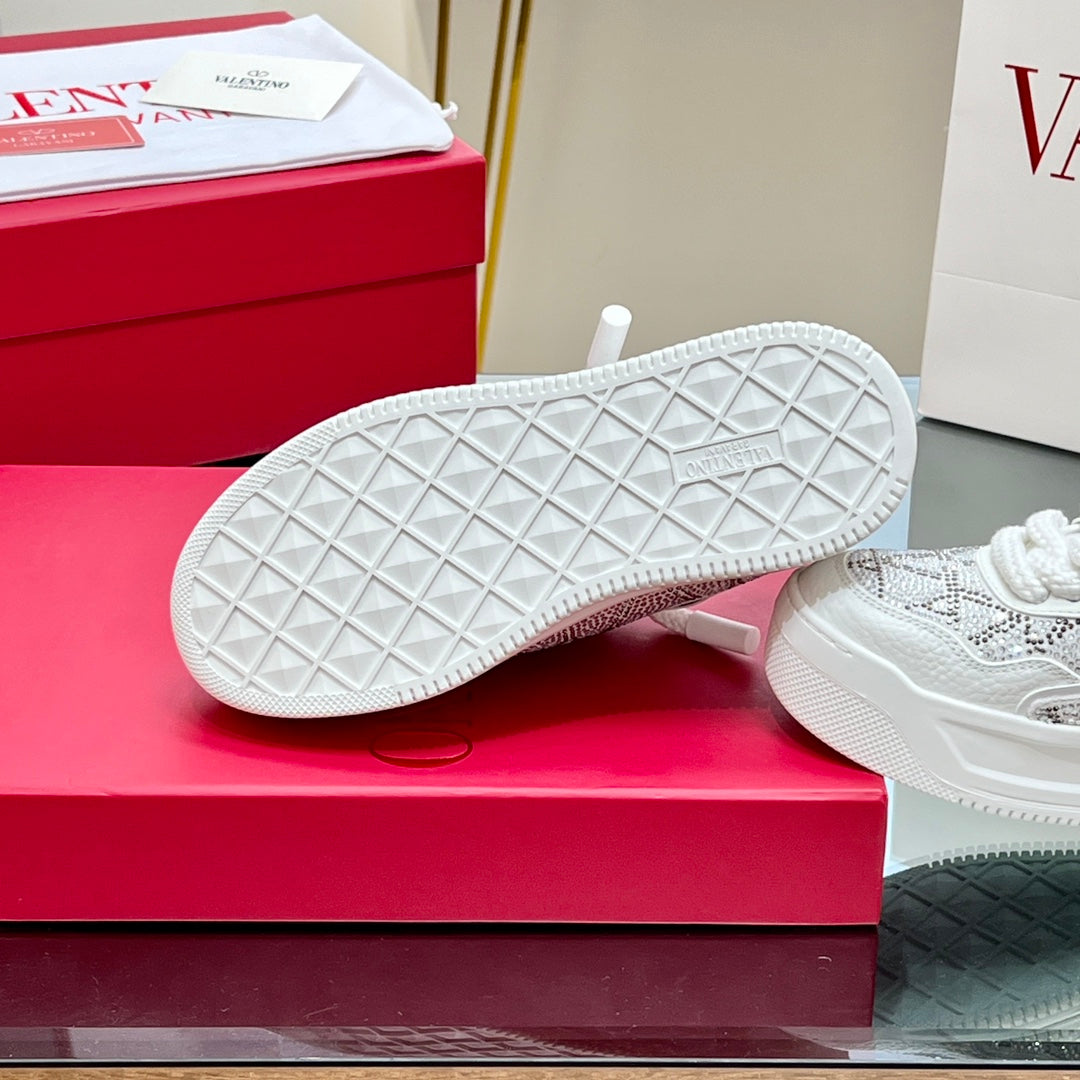 VALENTINO 25S GARAVANI ONE STUD XL PLATFORM SNEAKERS IN WHITE LAMBSKIN STONE-EMBELLISHED - 35