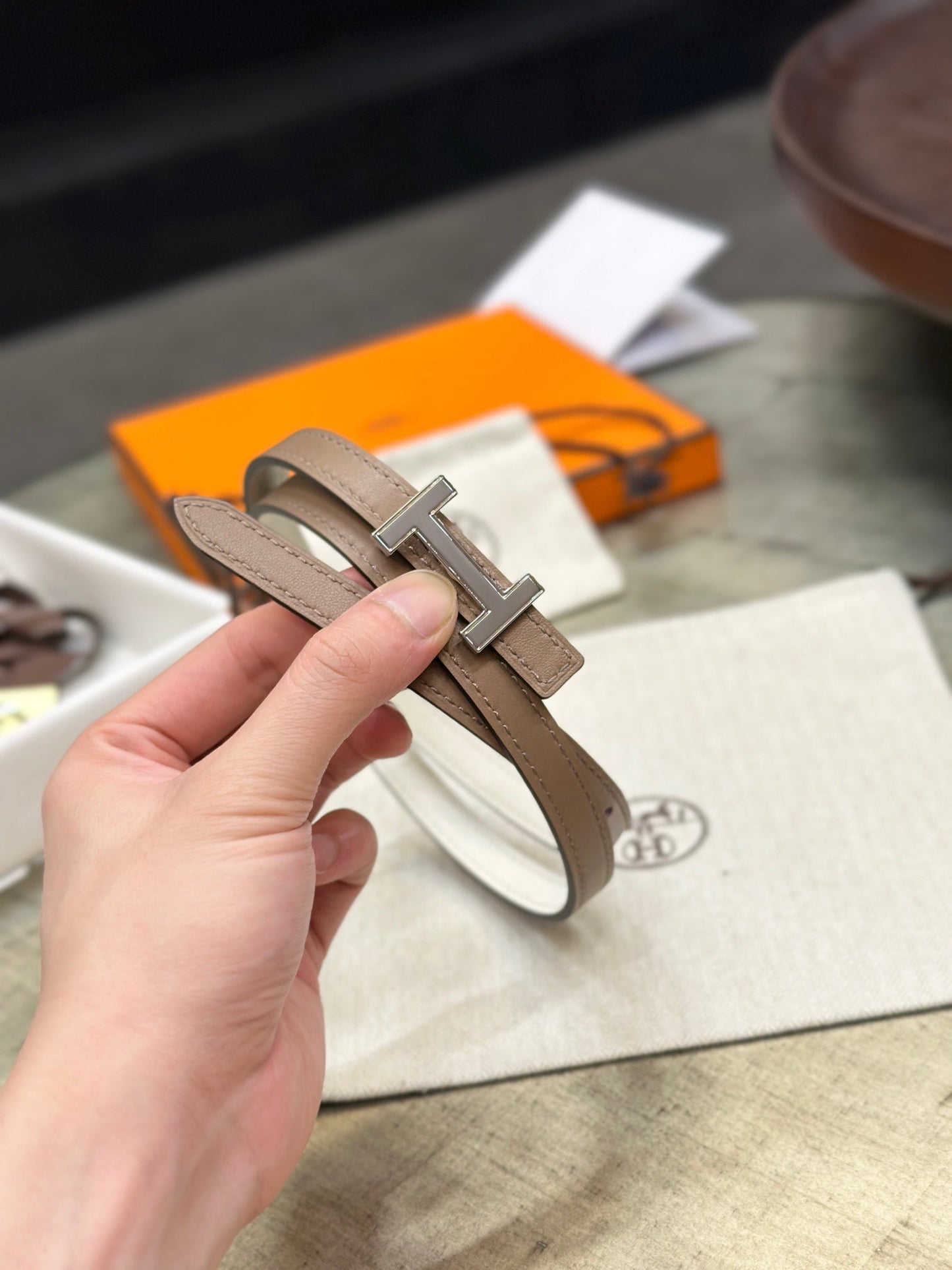 HM FOCUS BUCKLE & REVERSIBLE PEANUT BROWN AND WHITE LEATHER STRAP 13MM SILVER HARDWARE - 30