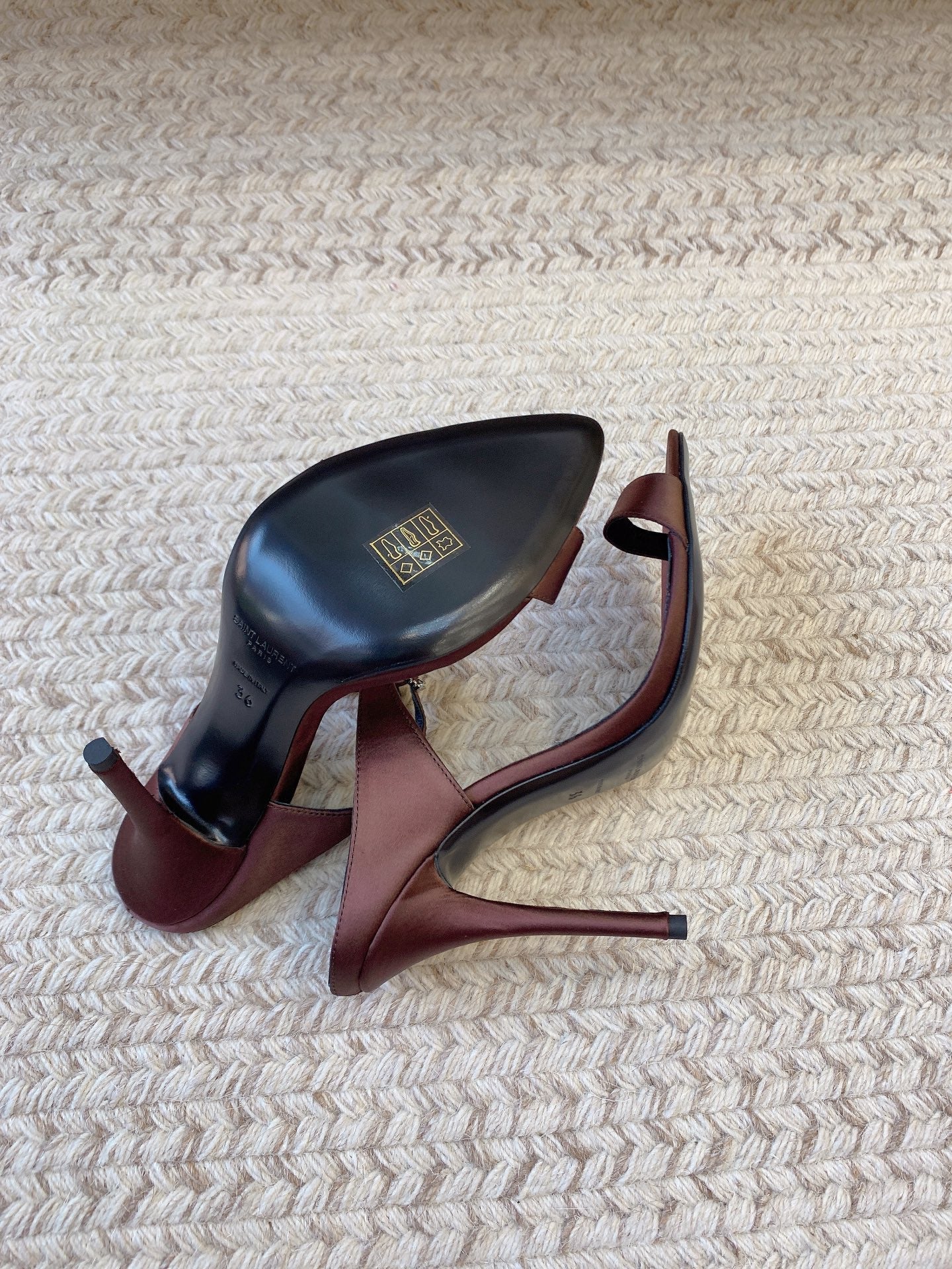 GAP CRYSTAL-BUCKLE SLIDE SANDALS IN SHIRAZ RED SILK - 34