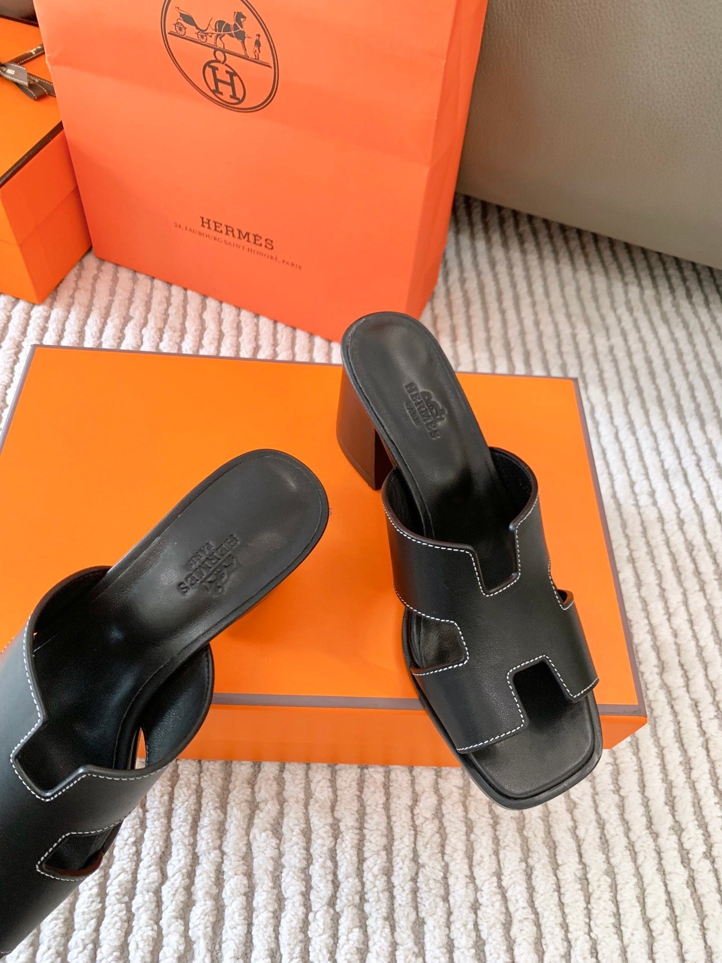 HELIA 60 SANDAL IN BLACK CALFSKIN - 35