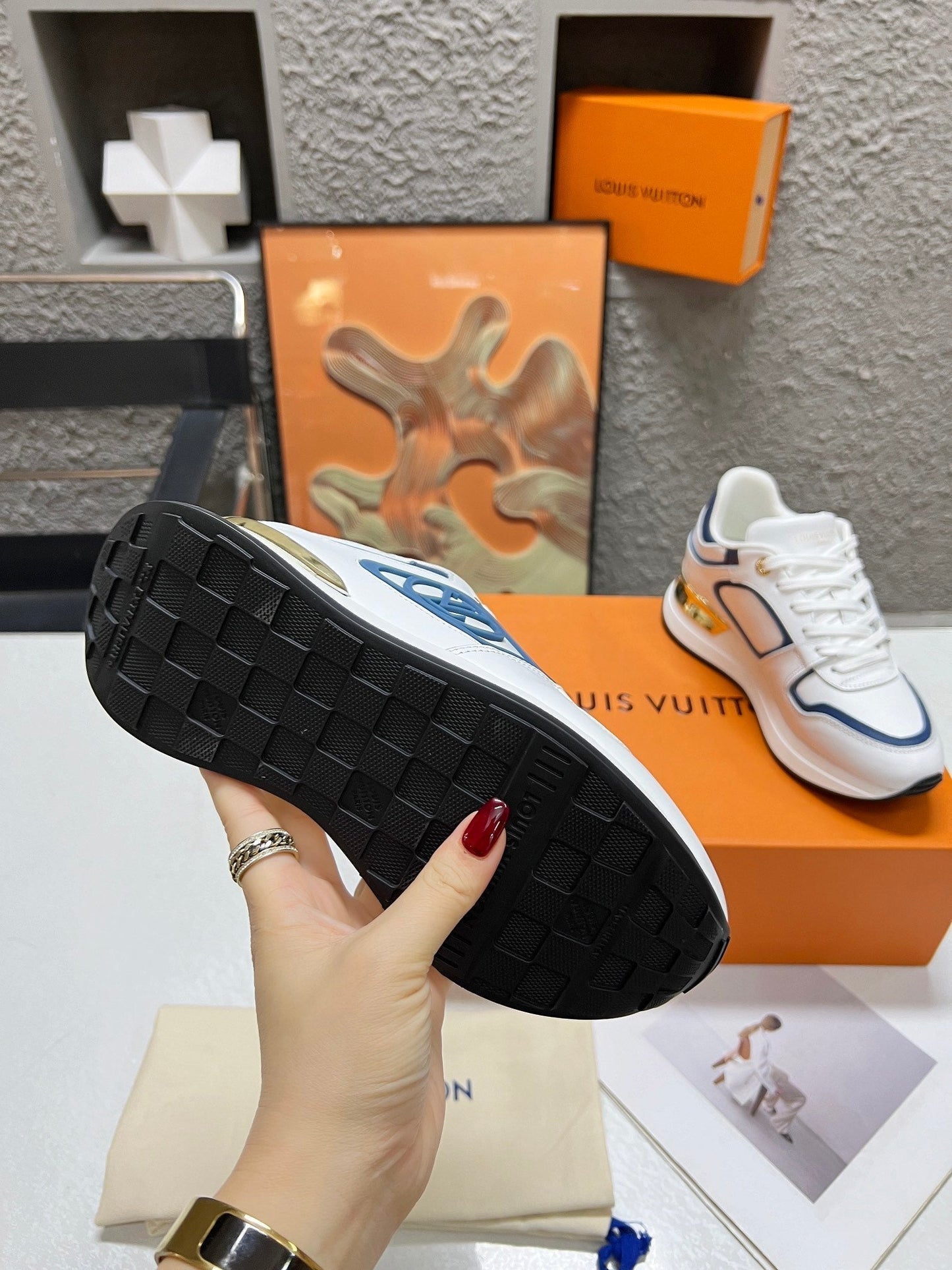 LV WOMEN SNEAKER IN WHITE MIX BLUE CALFSKIN - 35