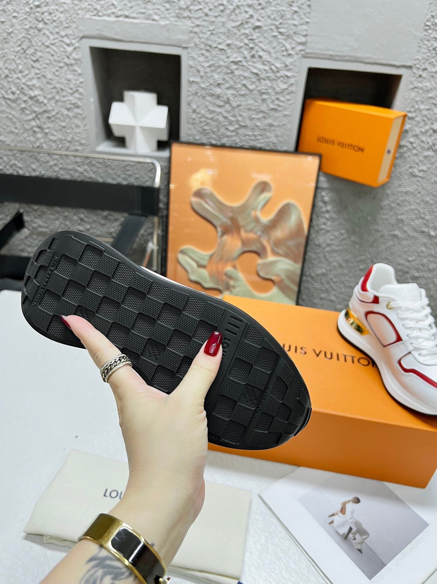 LV WOMEN SNEAKER IN WHITE MIX CHERRY RED CALFSKIN - 35