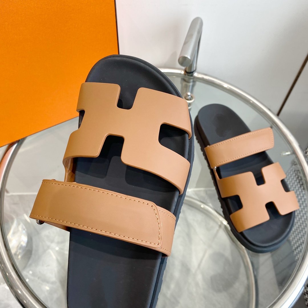 Chypre Sandal Brown Mastic Calfskin Leather - 35