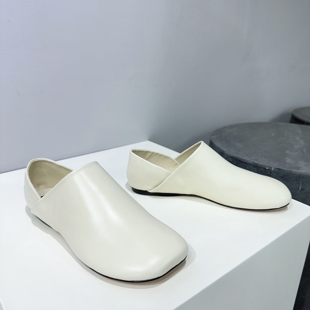 Toy slipper in white goatskin - 35