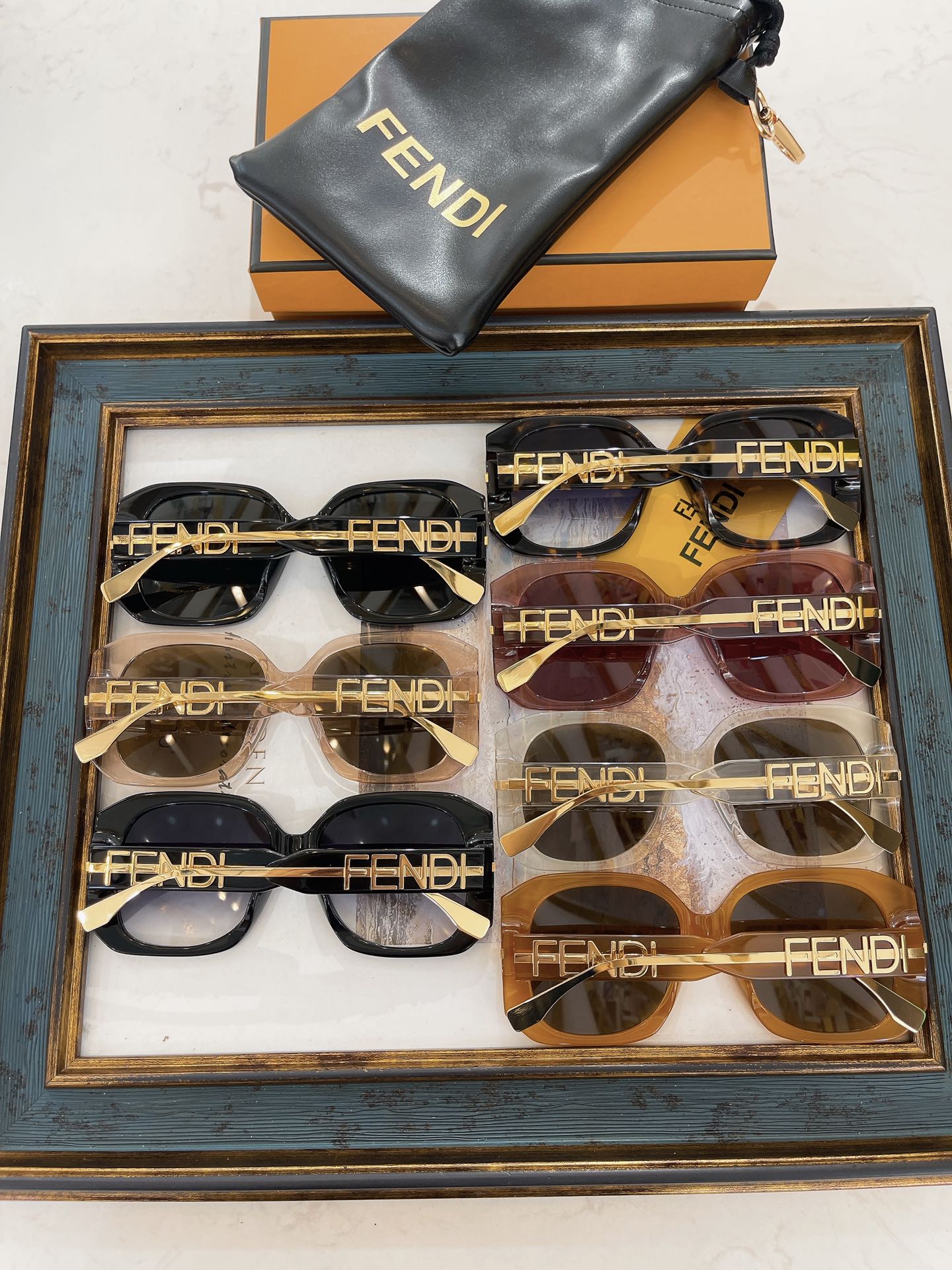 OVERSIZED FF DIAMONDS SQUARE FRAME SUNGLASSES FE40065F IN ACETATE - Red