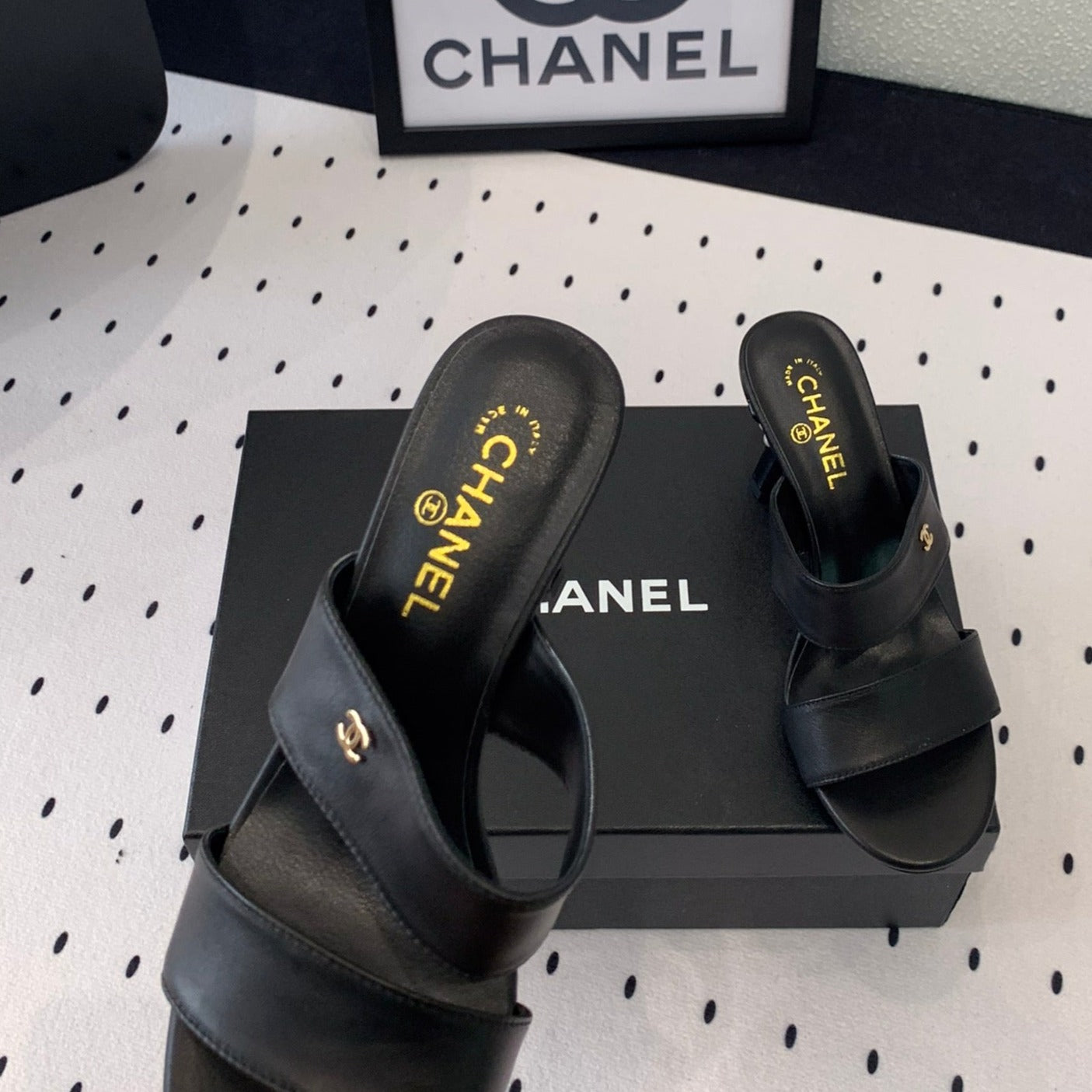 MULES black 1 LAMBSKIN - 35