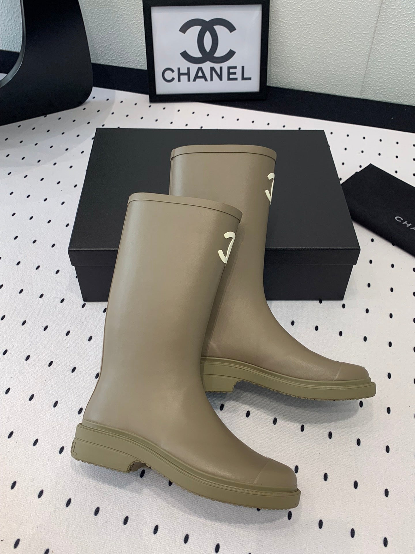 cc rainboot chanel dark beige - 35
