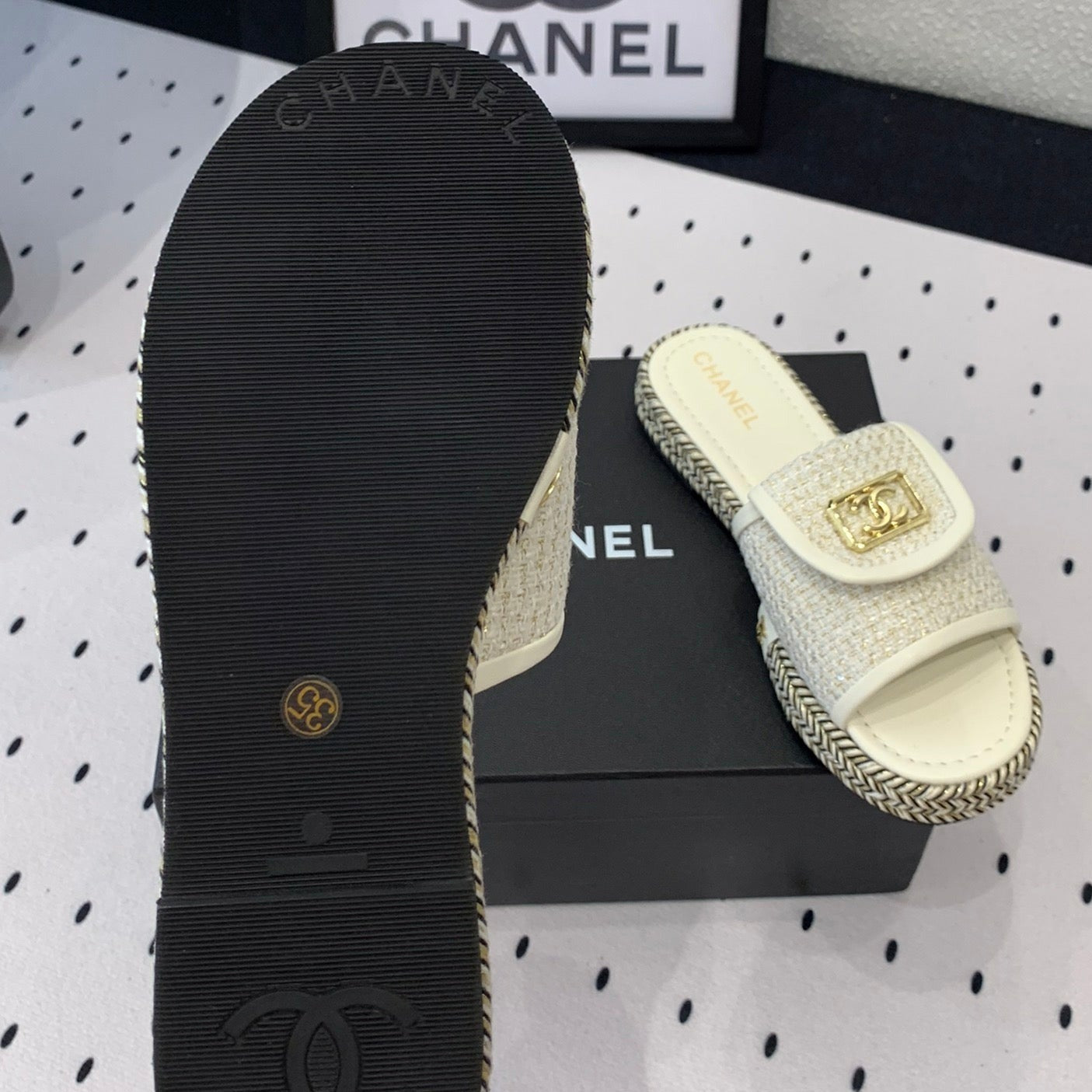 Double CC Women New Trendy Calfskin Slippers White - 35