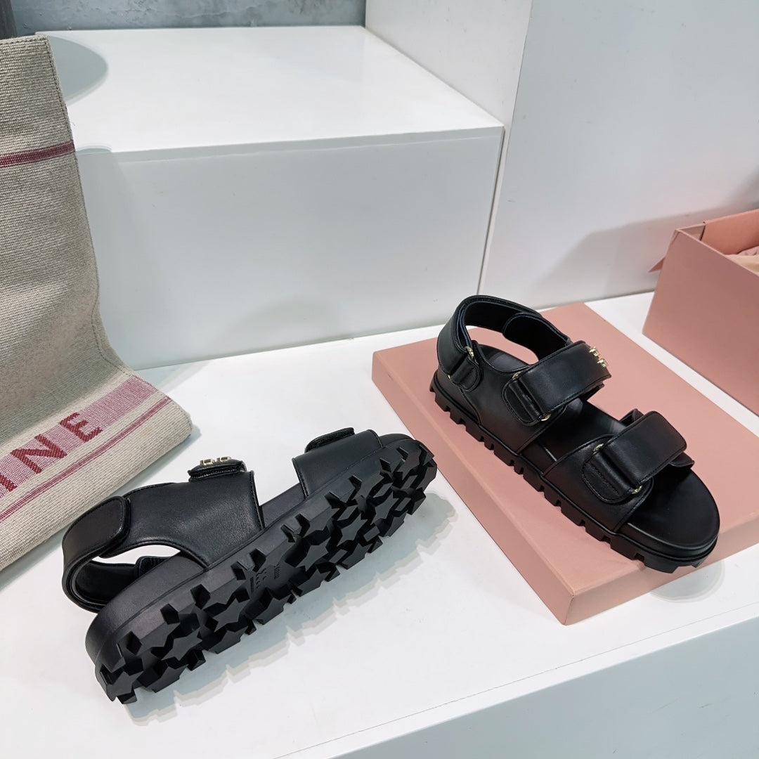 Sandals Black Sheepskin With Stylized Straps - 35