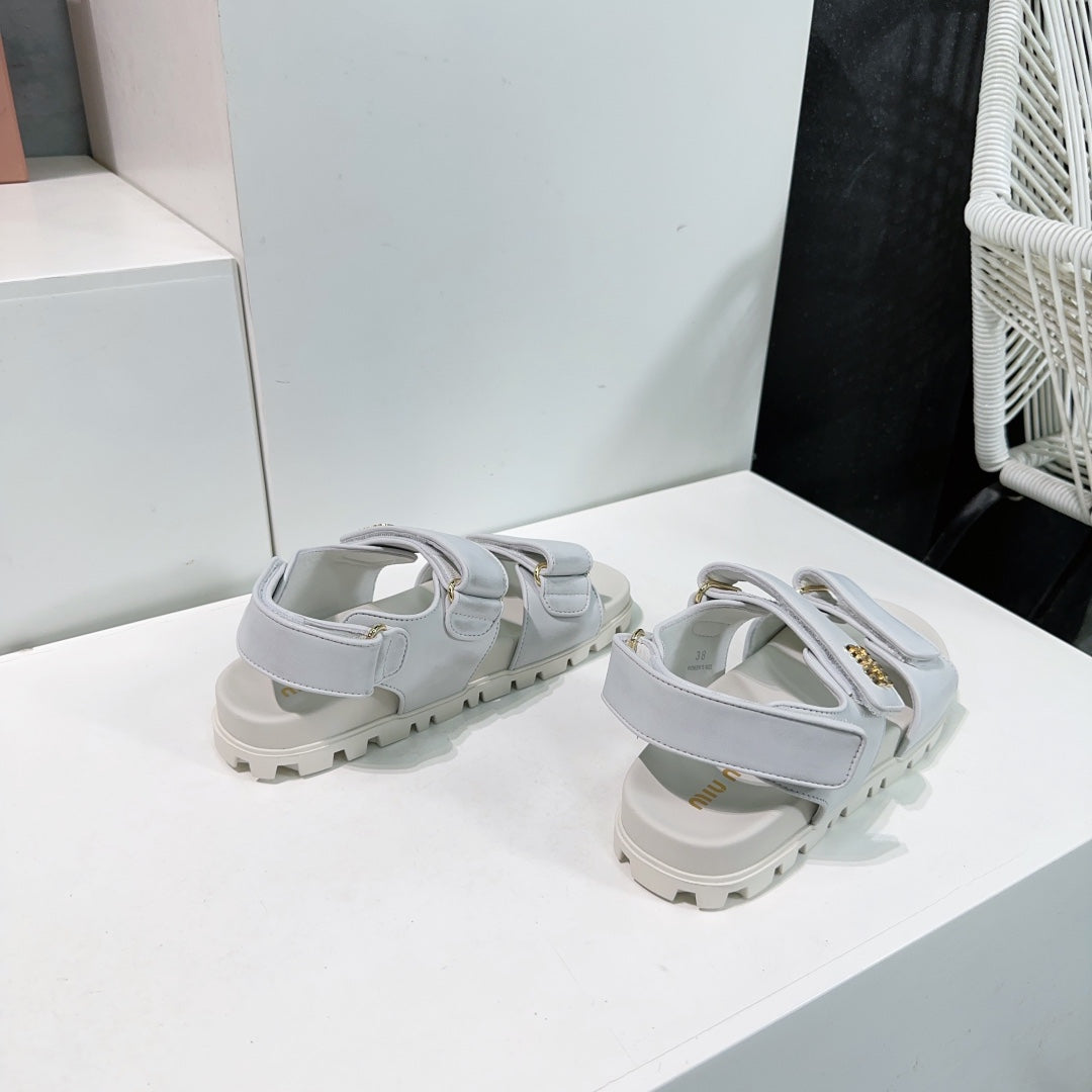 Sandals White Sheepskin With Stylized Straps - 35