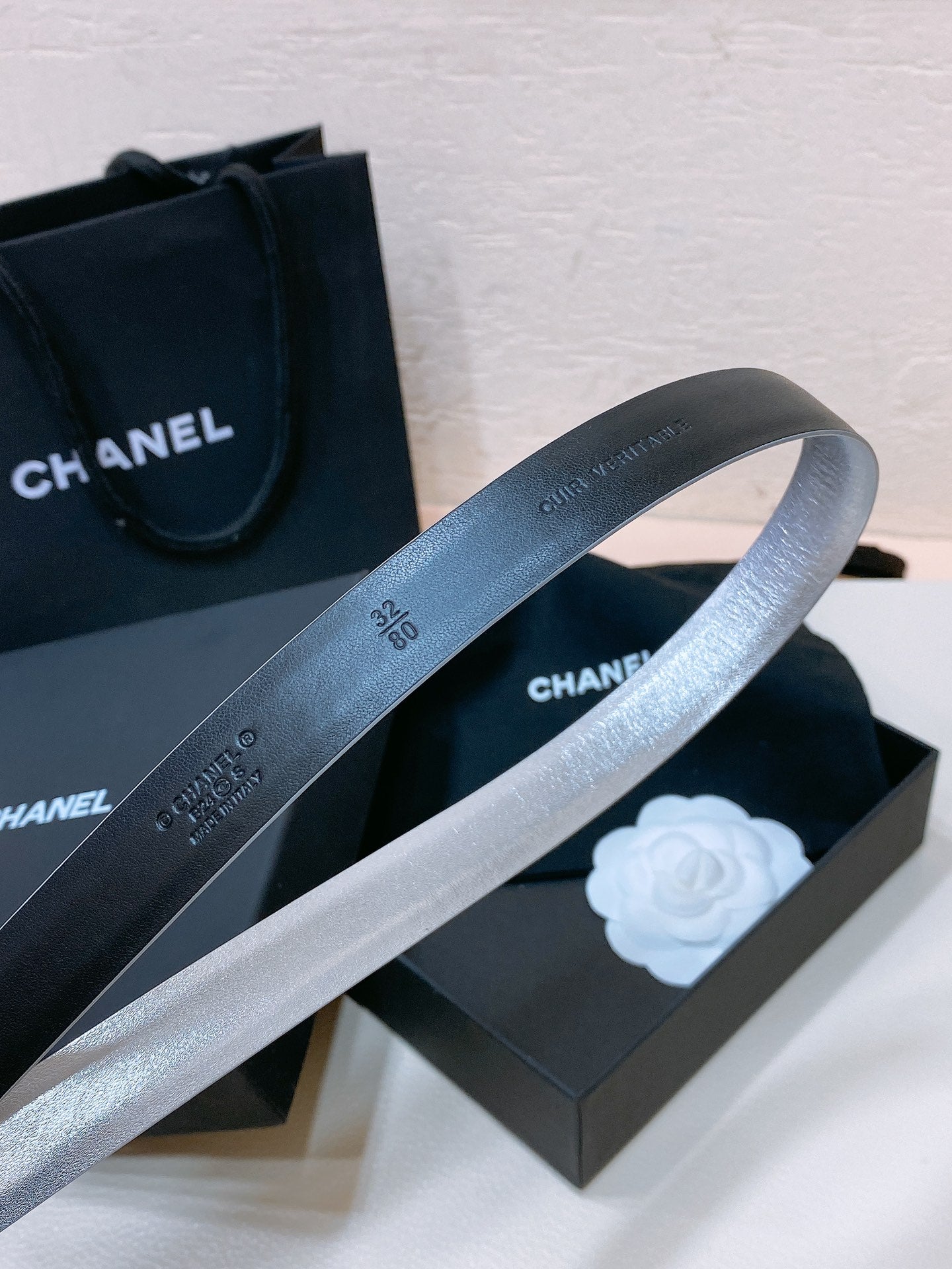 CC BELT 20MM IN SILVER GREY CALFSKIN GOLD HARDWARE ATTACH PEARLS - 30