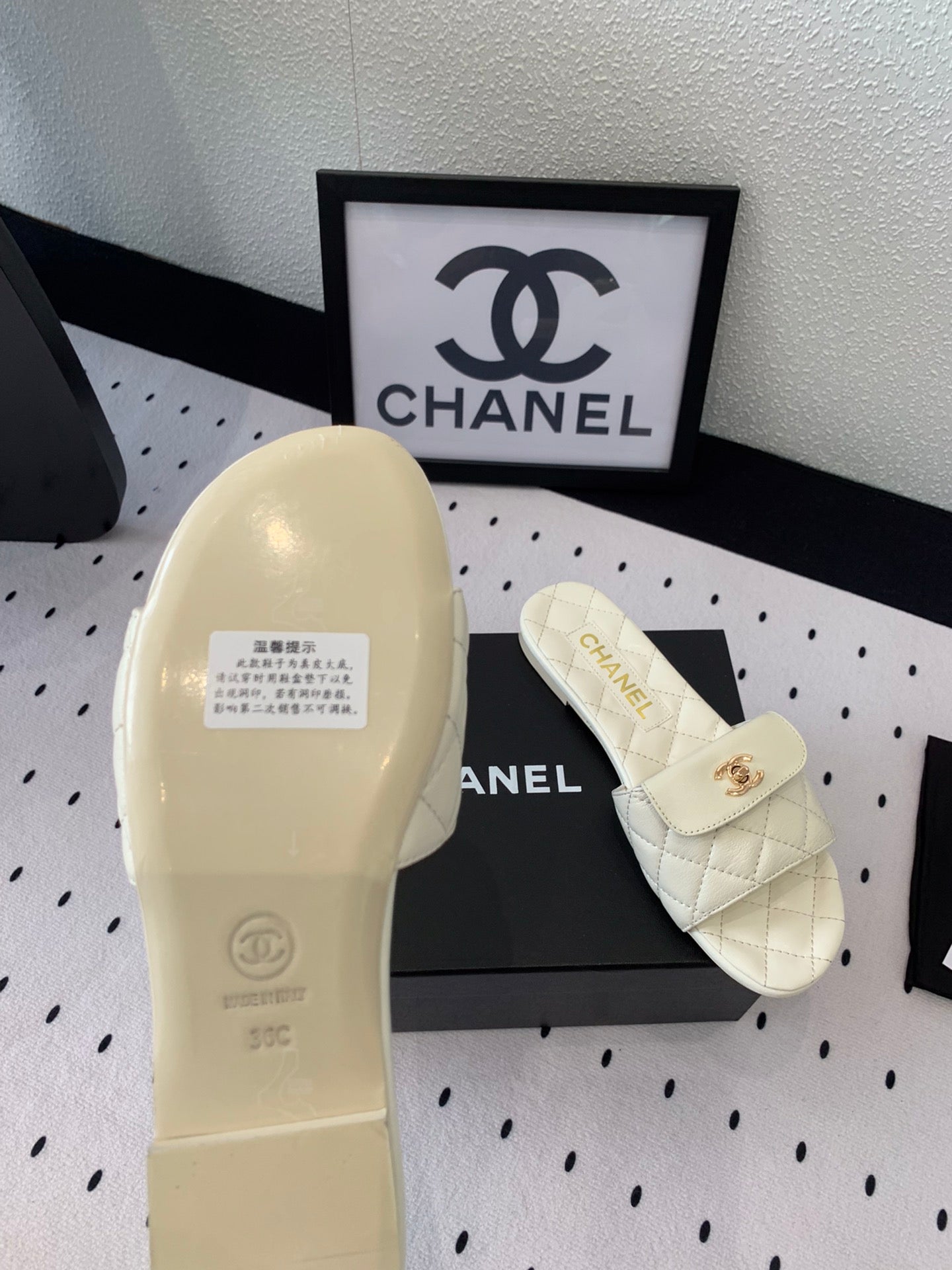 CC SLIPPERS IN WHITE CALFSKIN - 35