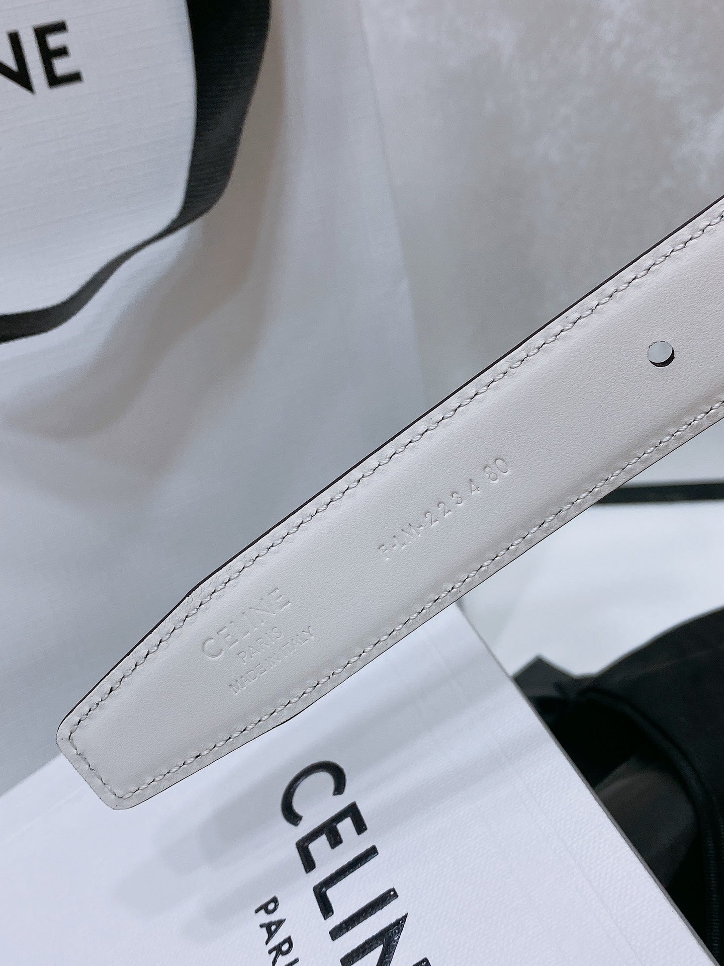 CL MEDIUM 25 MM TRIOMPHE BELT IN TAURILLON AND BLACK CALFSKIN GOLD HARDWARE - 30